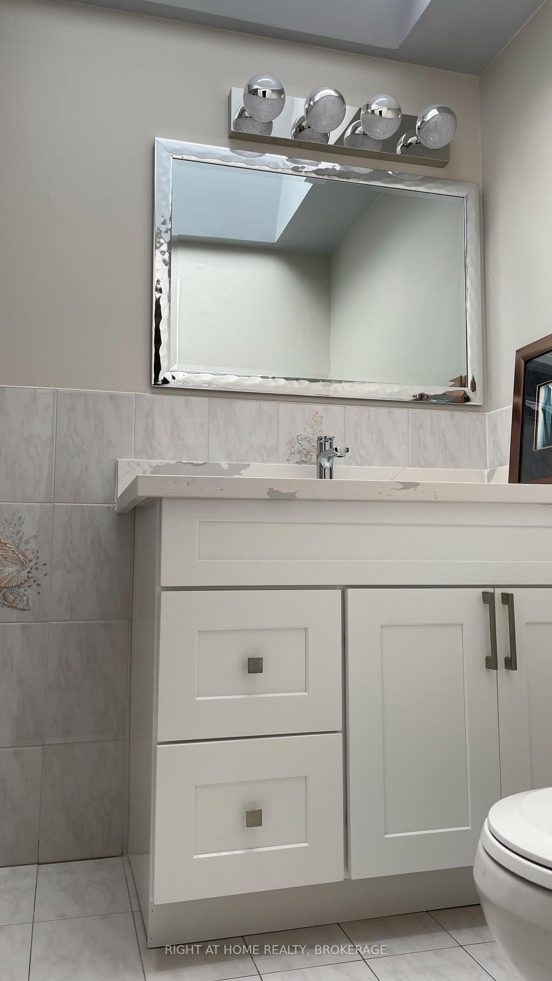 Photo 12 of 1207 Potters Wheel Crescent, Oakville, Glen Abbey — HOMEH