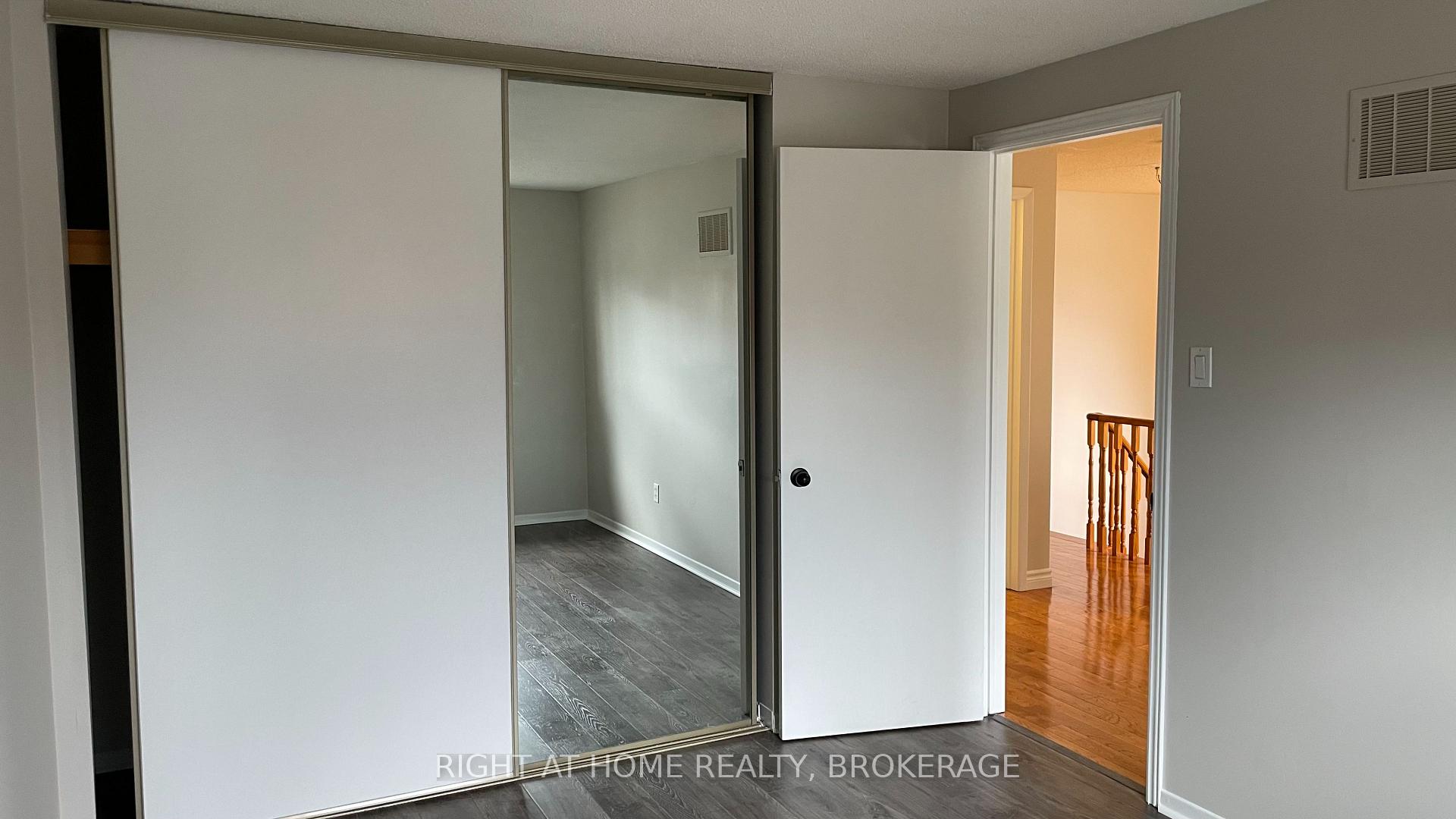 Photo 15 of 1207 Potters Wheel Crescent, Oakville, Glen Abbey — HOMEH