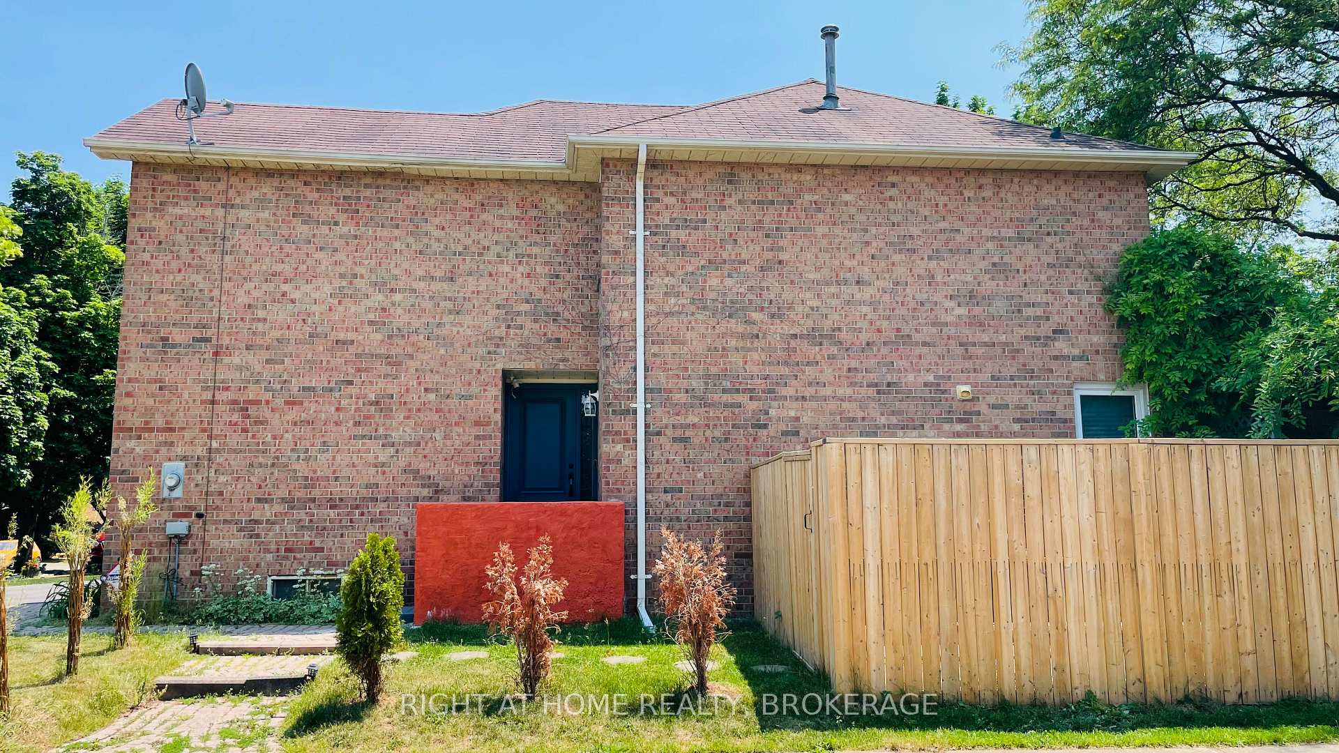 Photo 21 of 1207 Potters Wheel Crescent, Oakville, Glen Abbey — HOMEH