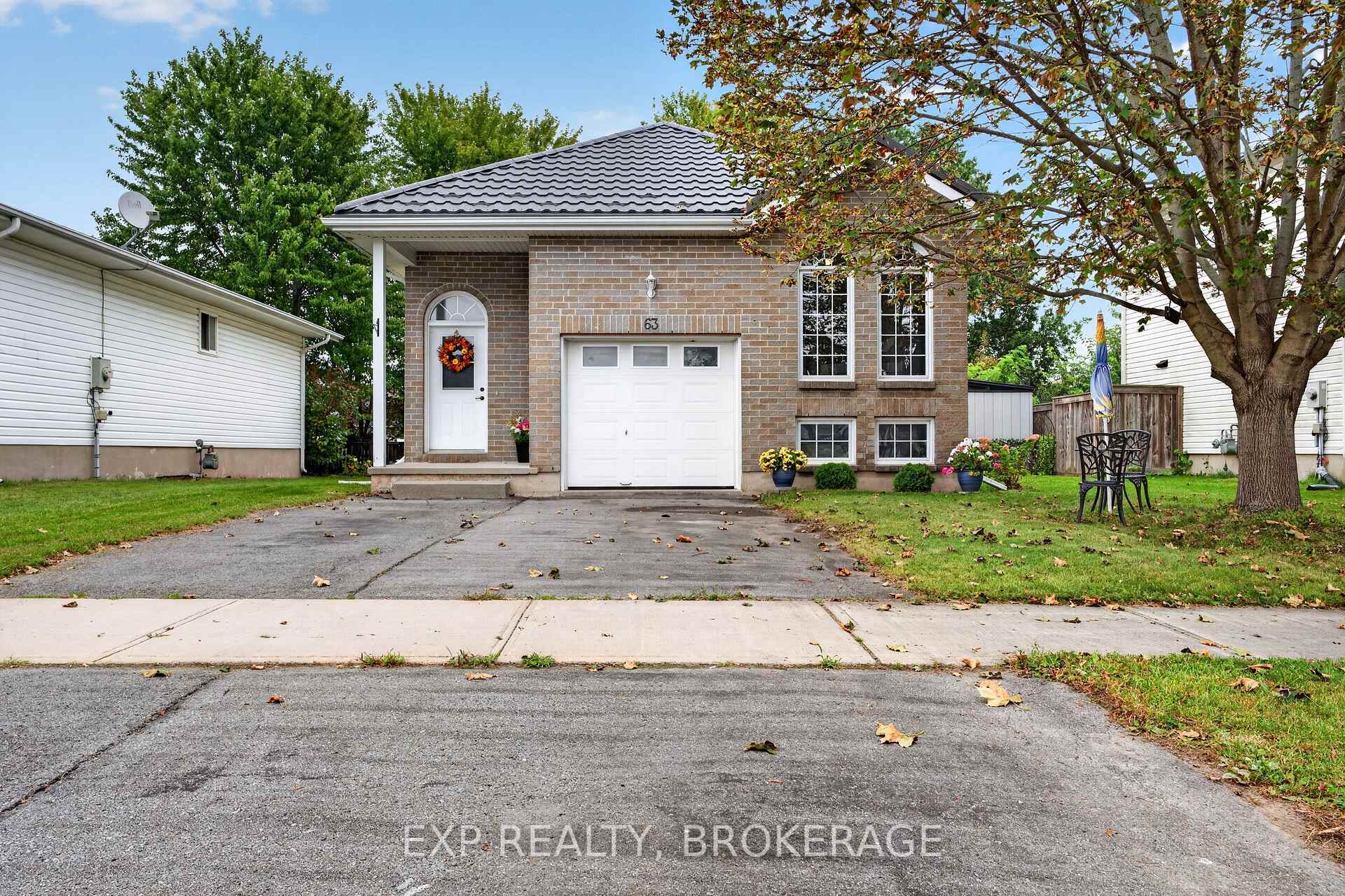 Photo 2 of 63 Speers Boulevard, Loyalist, Amherstview — HOMEH