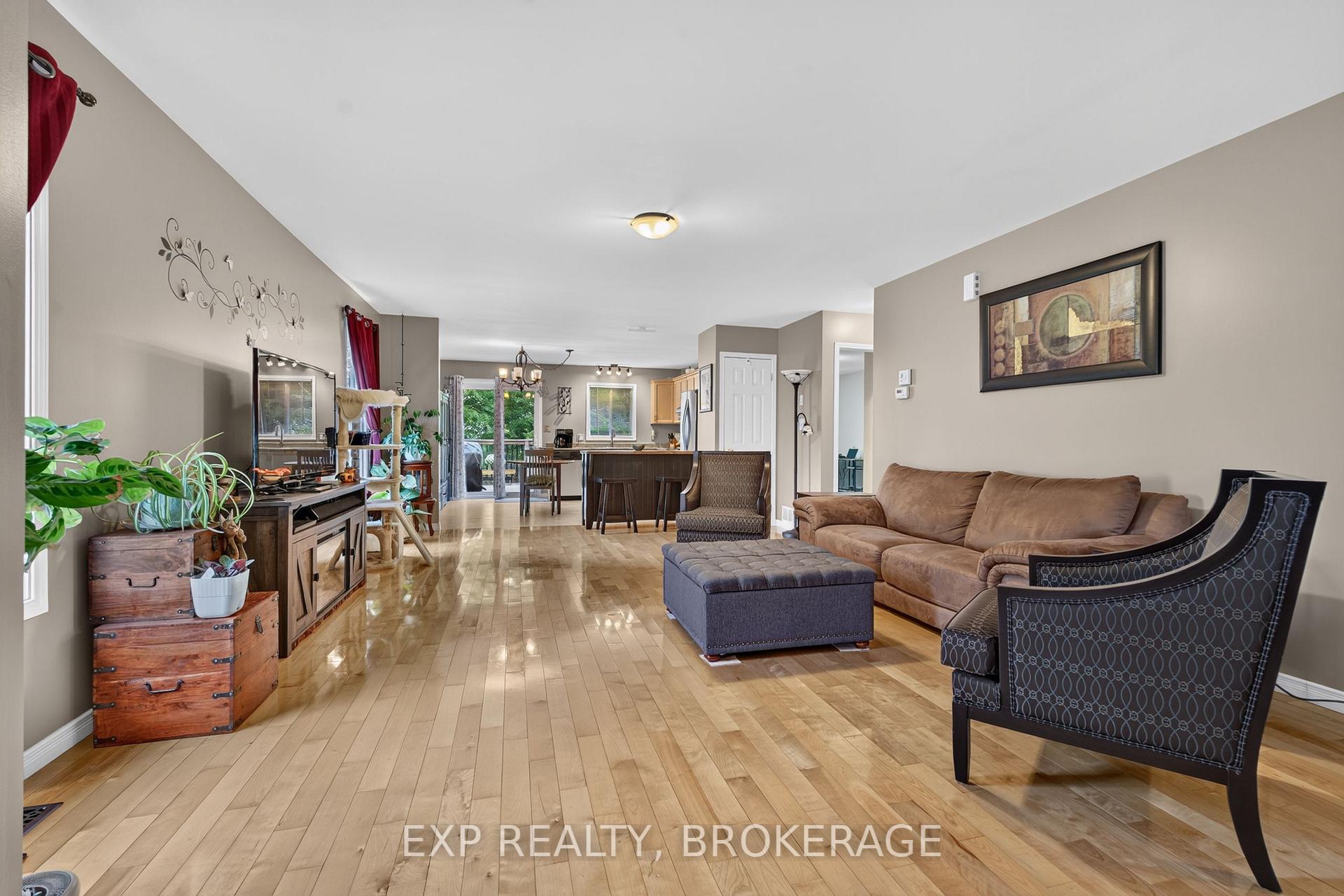 Photo 7 of 63 Speers Boulevard, Loyalist, Amherstview — HOMEH