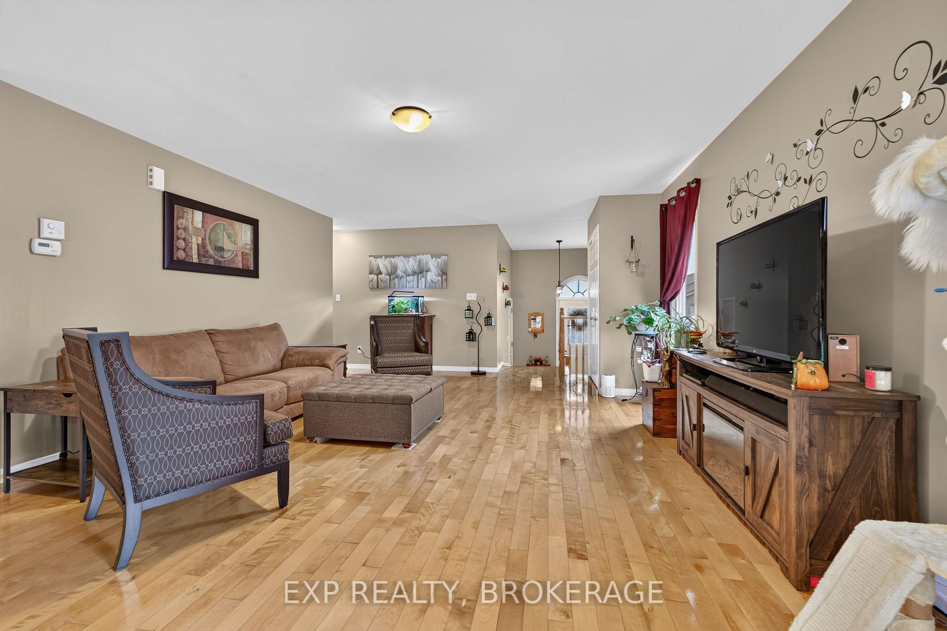 Photo 10 of 63 Speers Boulevard, Loyalist, Amherstview — HOMEH