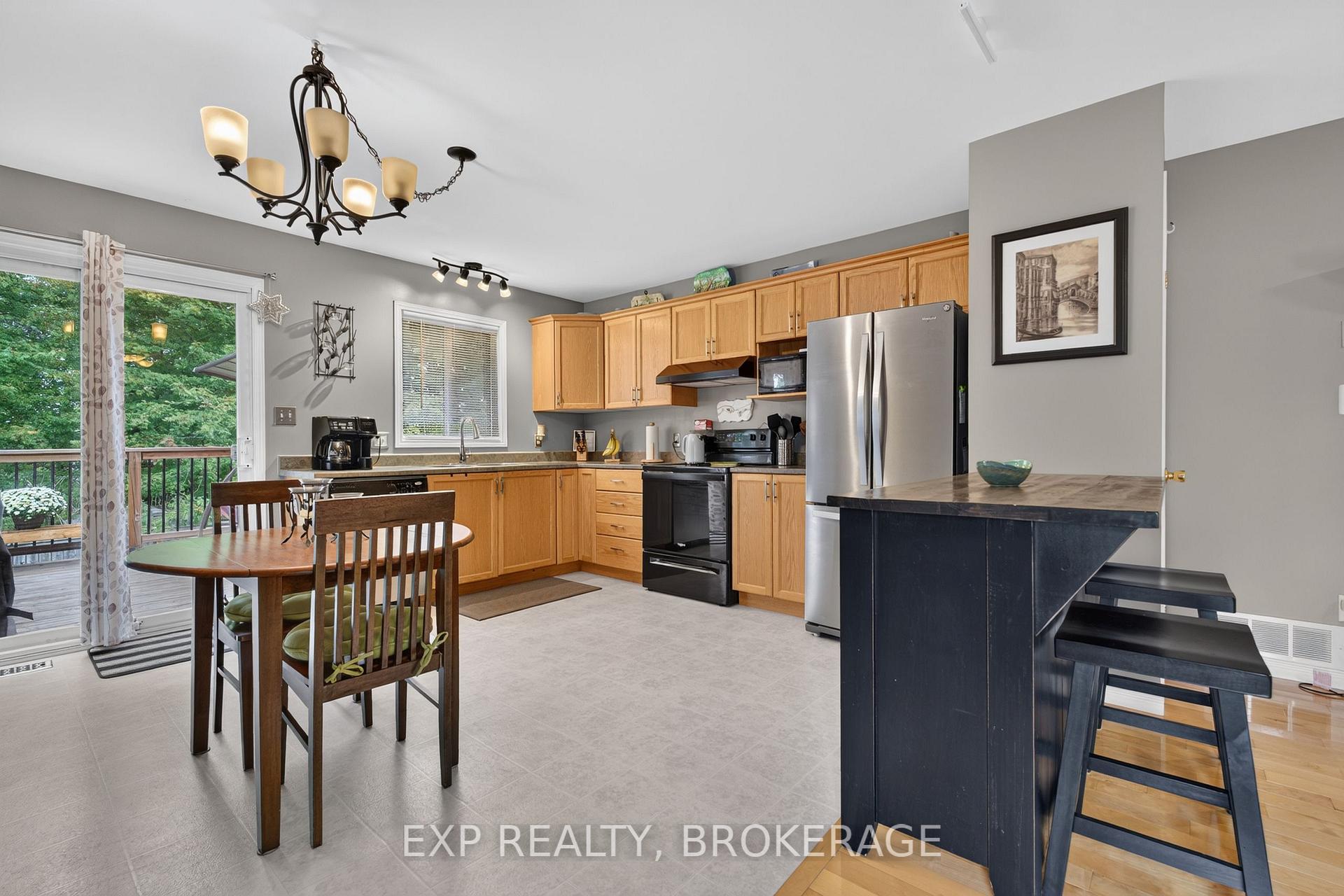 Photo 12 of 63 Speers Boulevard, Loyalist, Amherstview — HOMEH