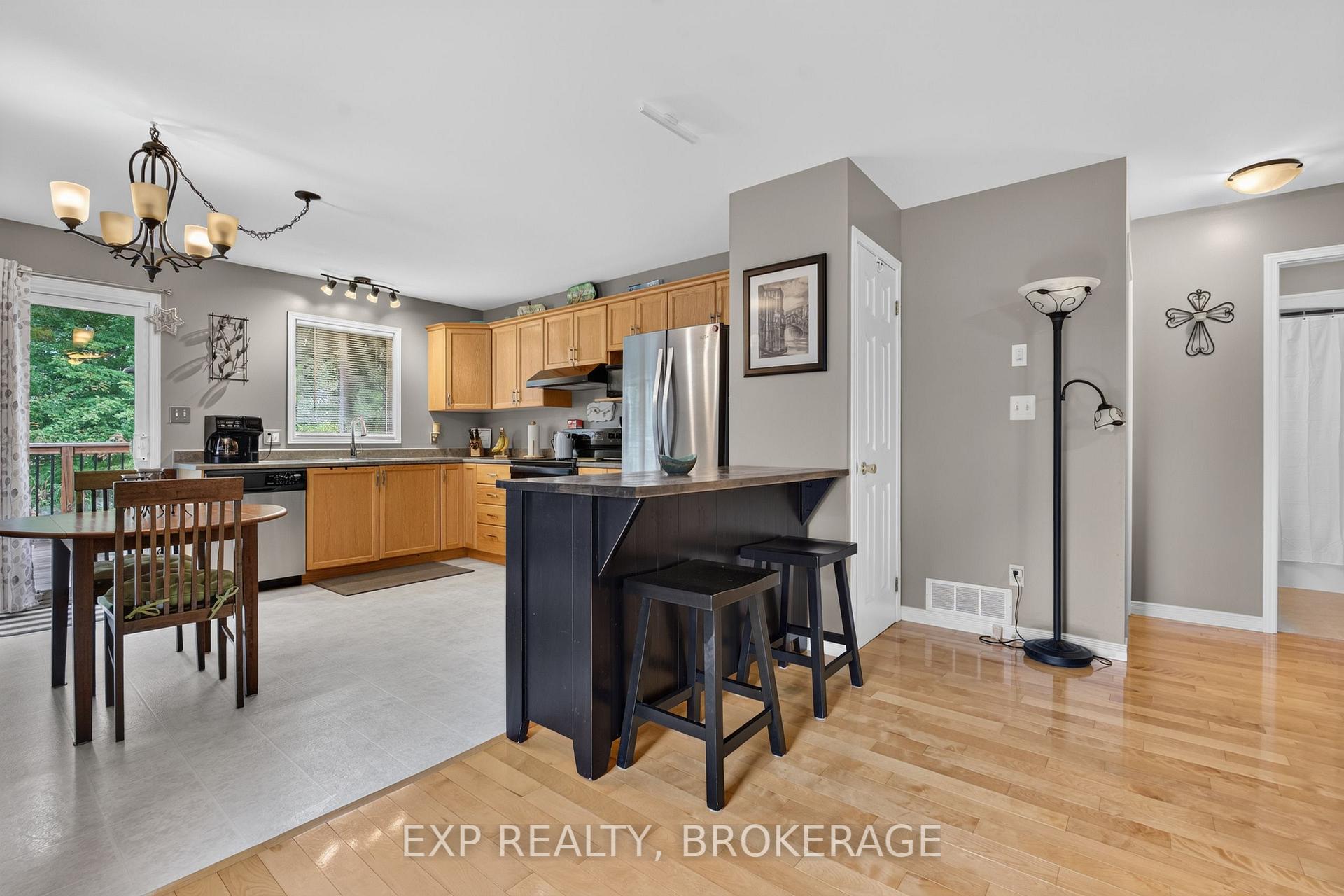 Photo 13 of 63 Speers Boulevard, Loyalist, Amherstview — HOMEH