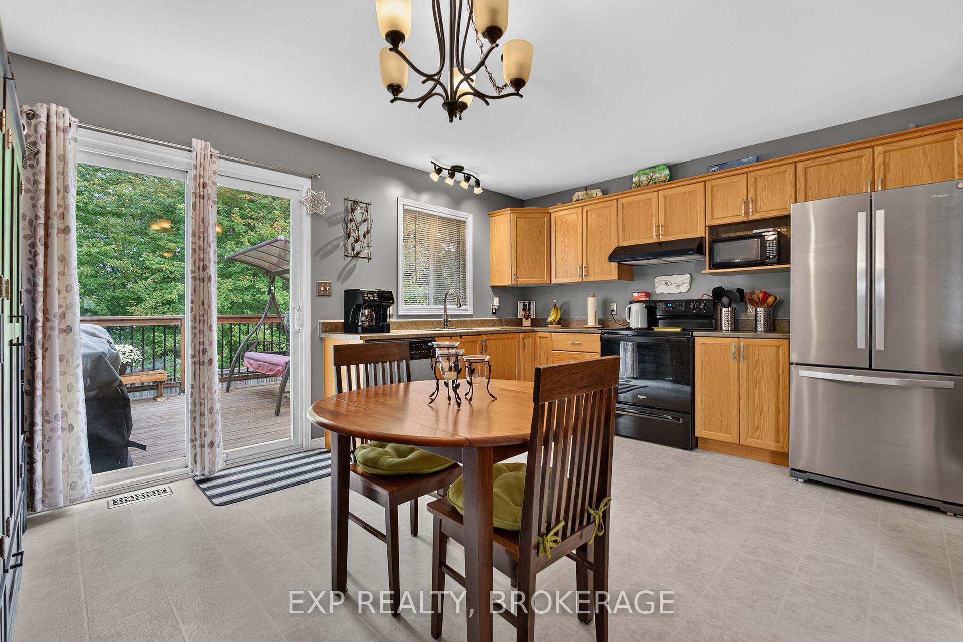 Photo 16 of 63 Speers Boulevard, Loyalist, Amherstview — HOMEH