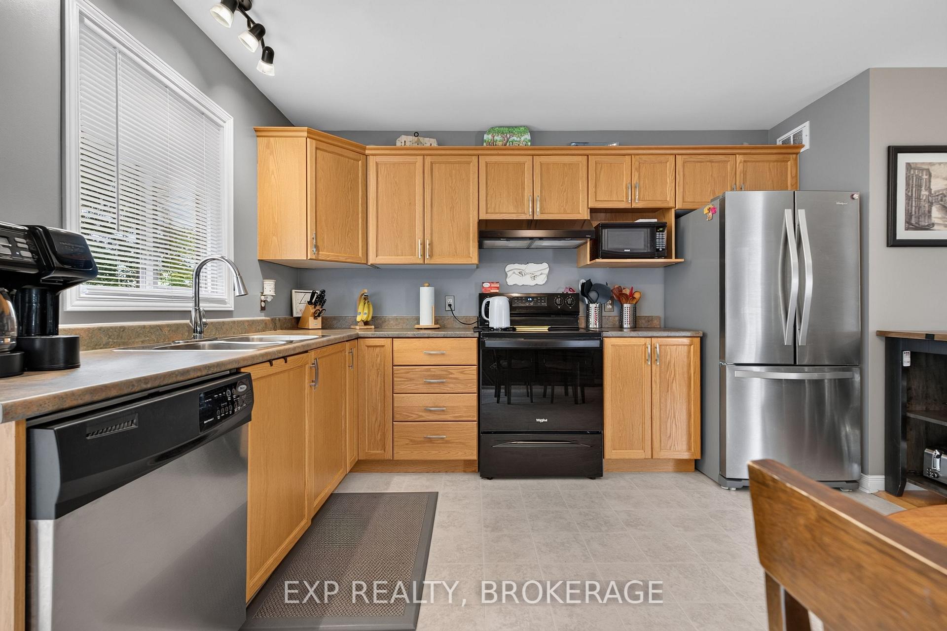 Photo 20 of 63 Speers Boulevard, Loyalist, Amherstview — HOMEH