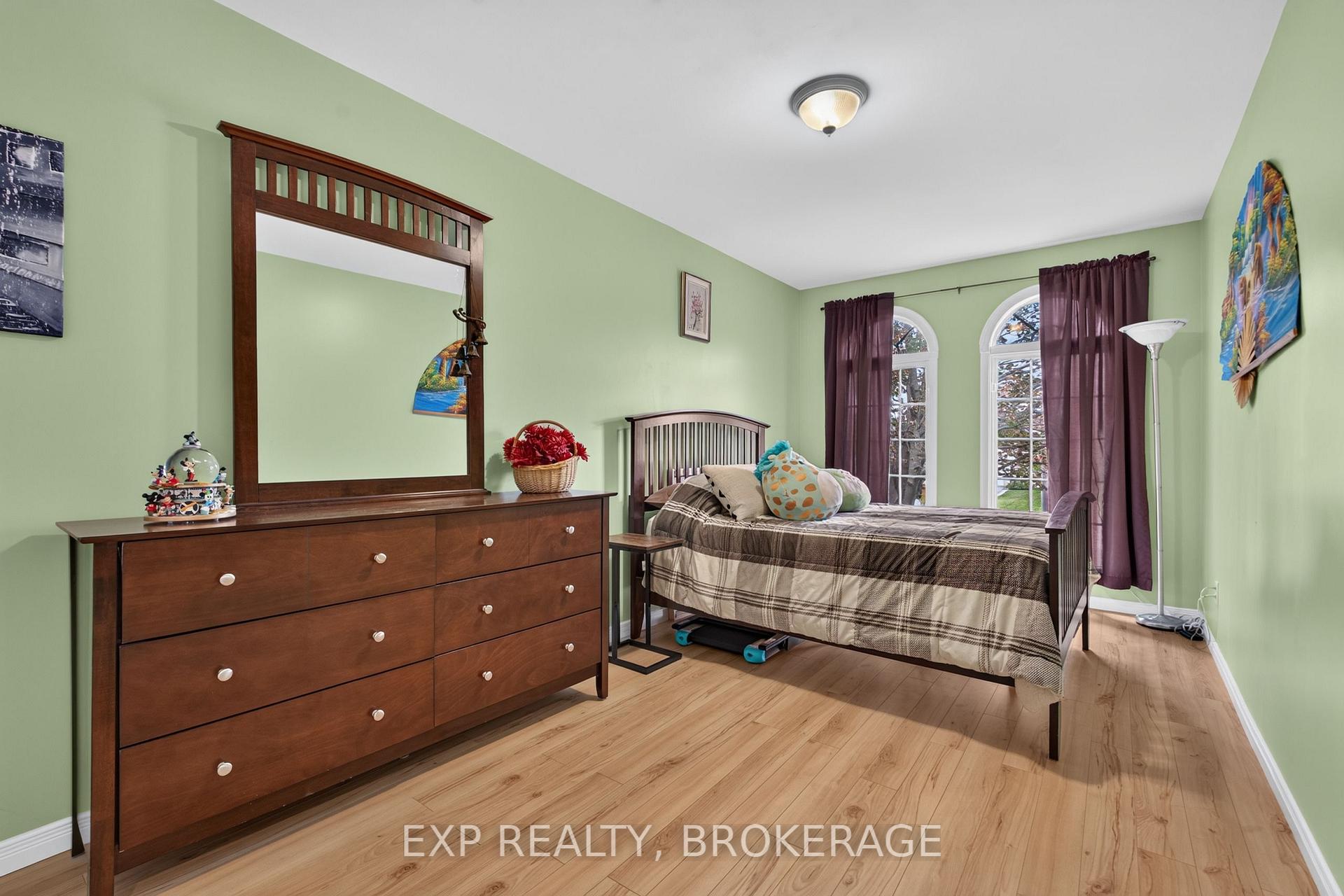 Photo 21 of 63 Speers Boulevard, Loyalist, Amherstview — HOMEH
