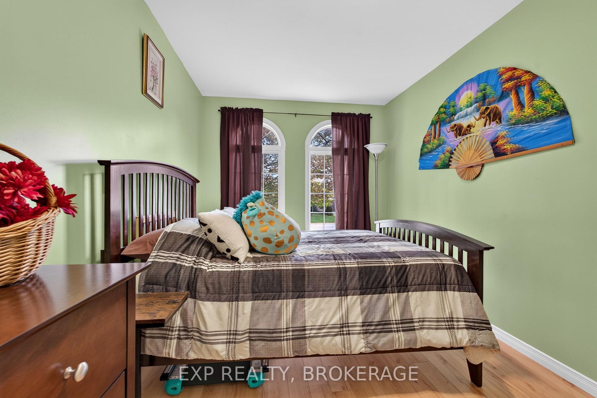 Photo 23 of 63 Speers Boulevard, Loyalist, Amherstview — HOMEH