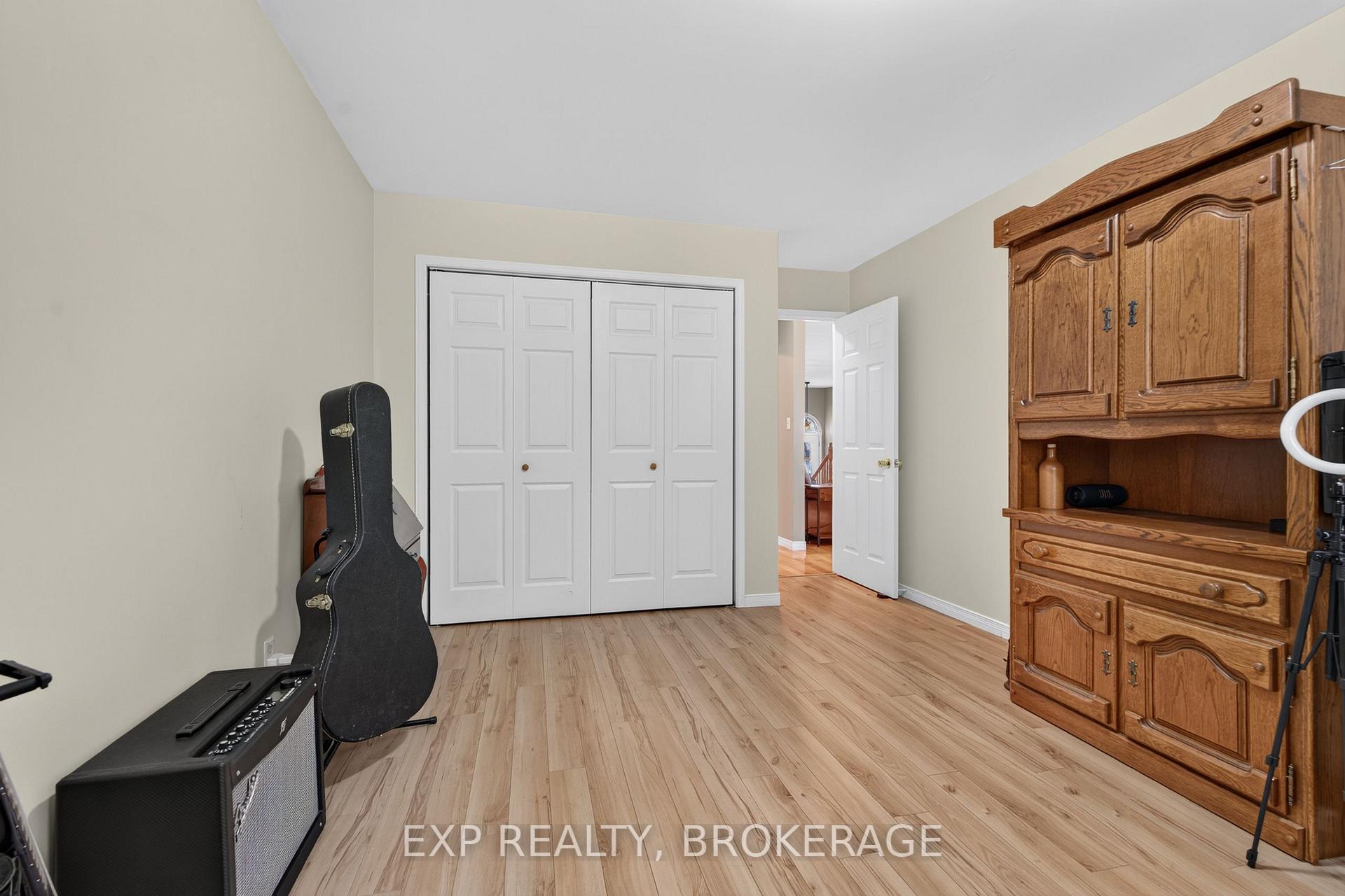 Photo 26 of 63 Speers Boulevard, Loyalist, Amherstview — HOMEH