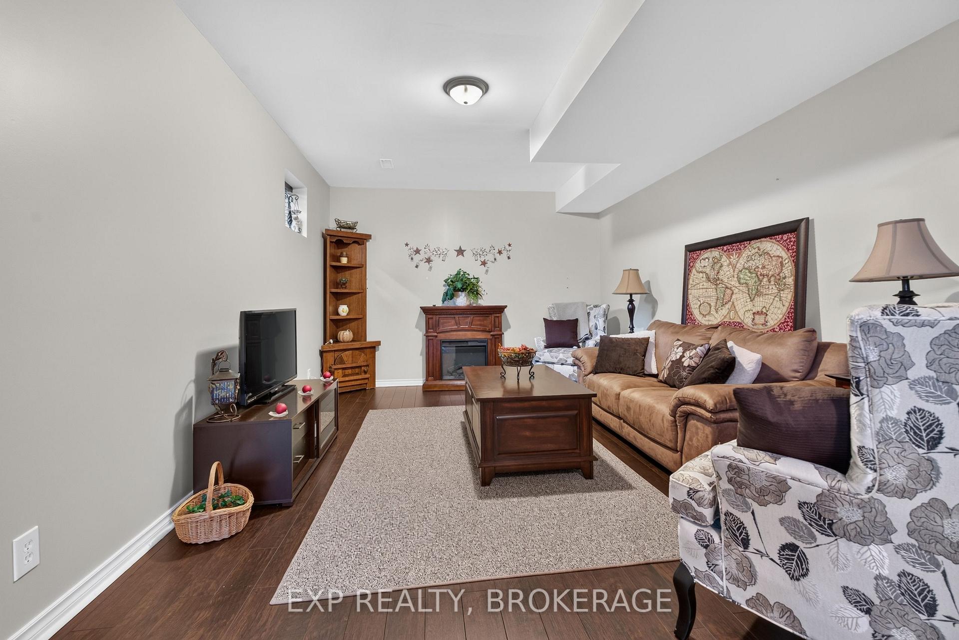 Photo 28 of 63 Speers Boulevard, Loyalist, Amherstview — HOMEH