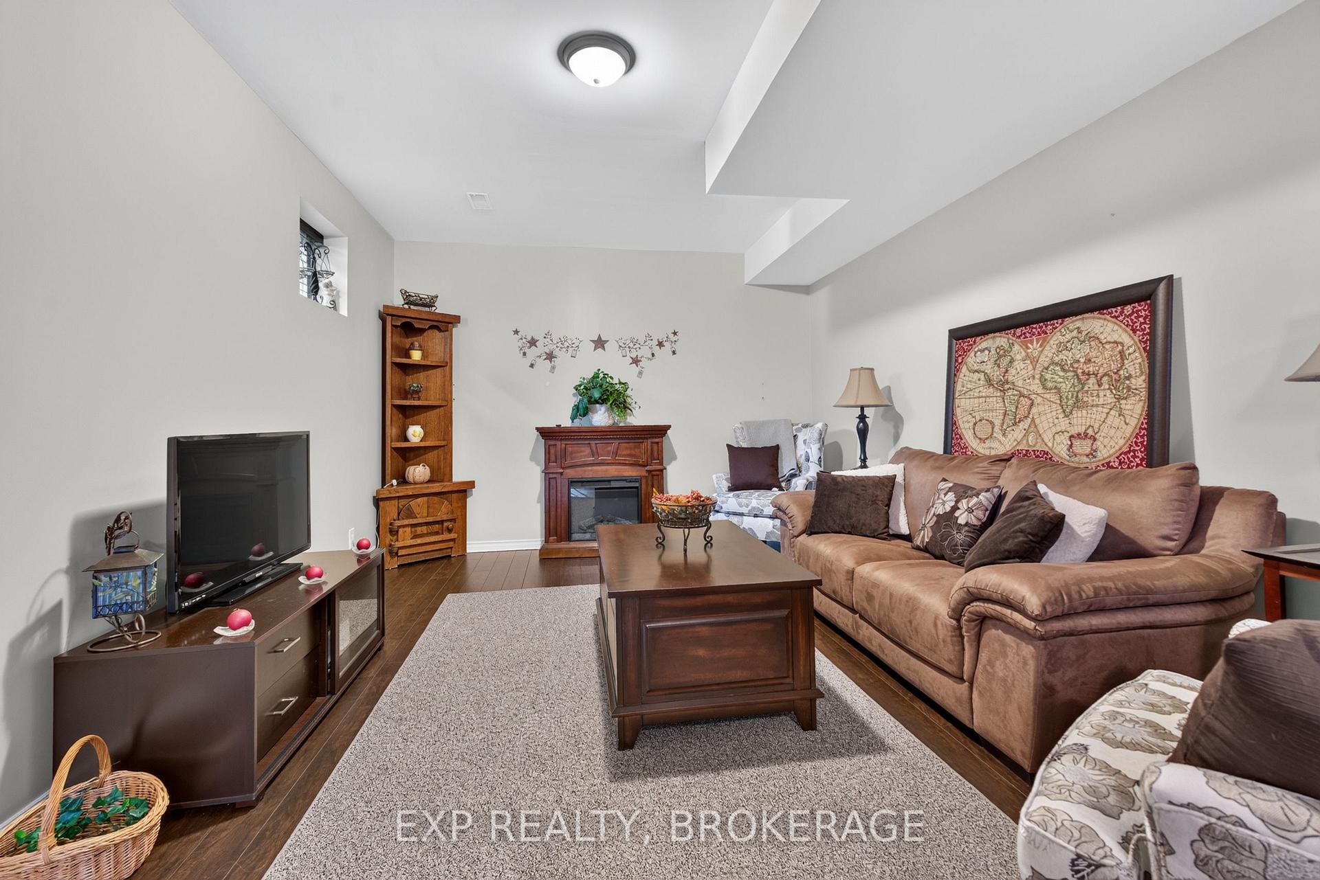 Photo 29 of 63 Speers Boulevard, Loyalist, Amherstview — HOMEH
