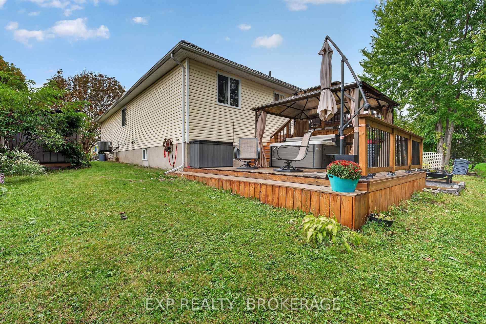 Photo 37 of 63 Speers Boulevard, Loyalist, Amherstview — HOMEH