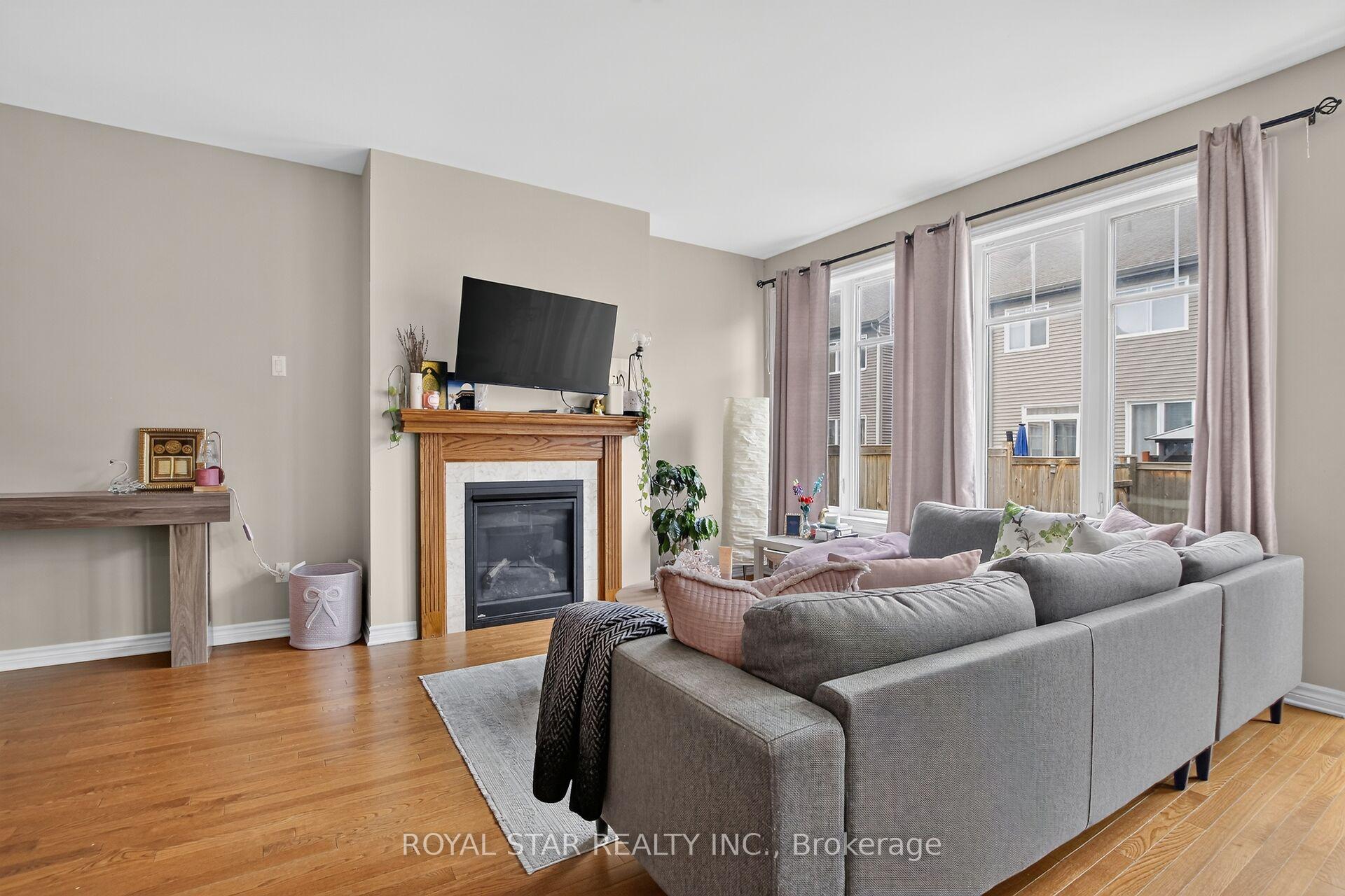 Photo 10 of 105 Eric Maloney Way, Ottawa, Blossom Park/Kemp Park/Findlay Creek — HOMEH