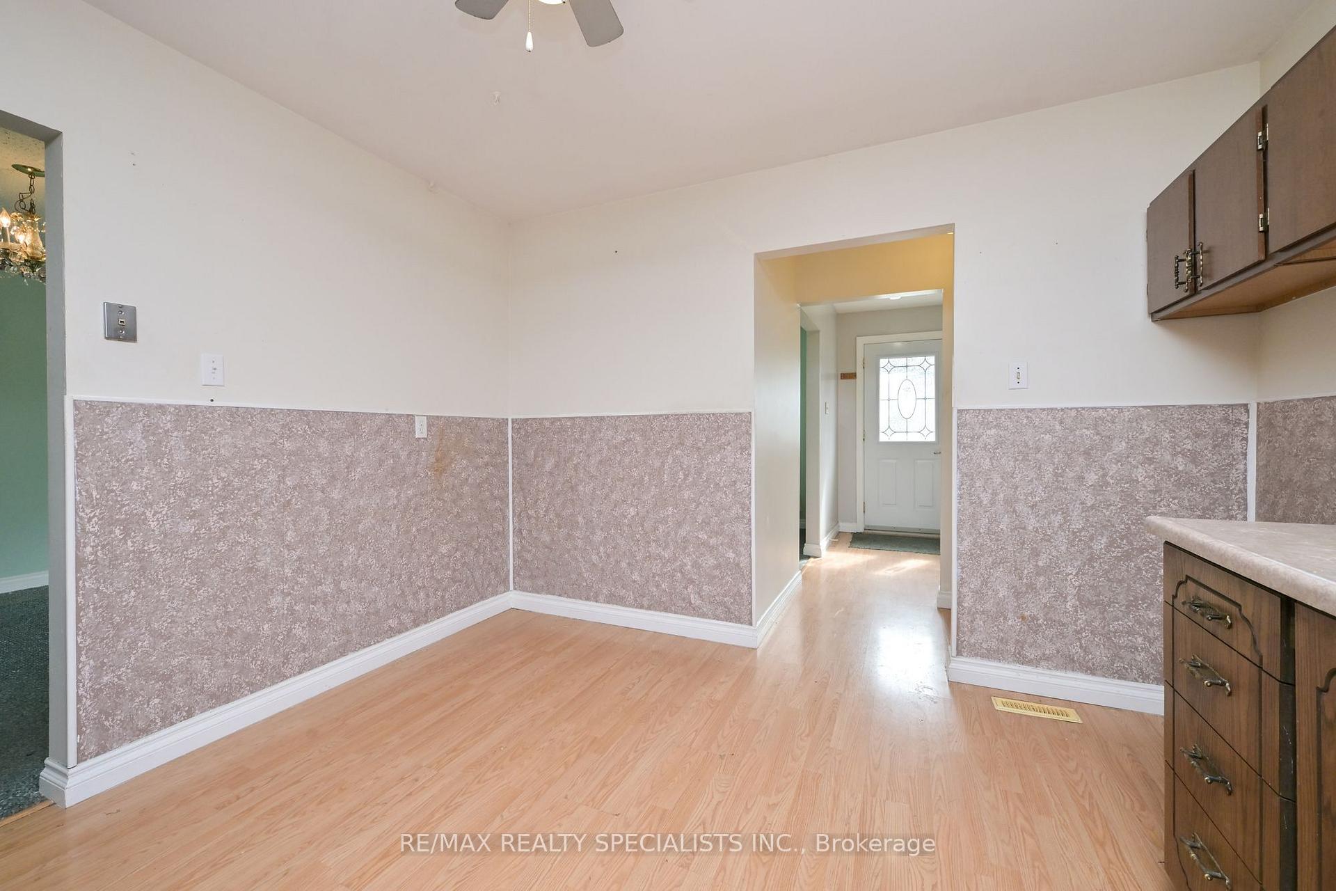 Photo 15 of 38 Algonquin Boulevard, Brampton, Avondale — HOMEH