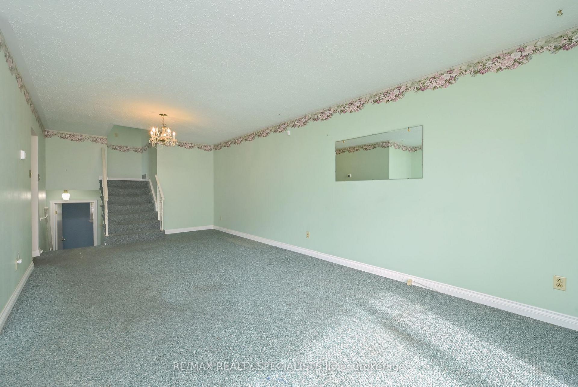 Photo 25 of 38 Algonquin Boulevard, Brampton, Avondale — HOMEH