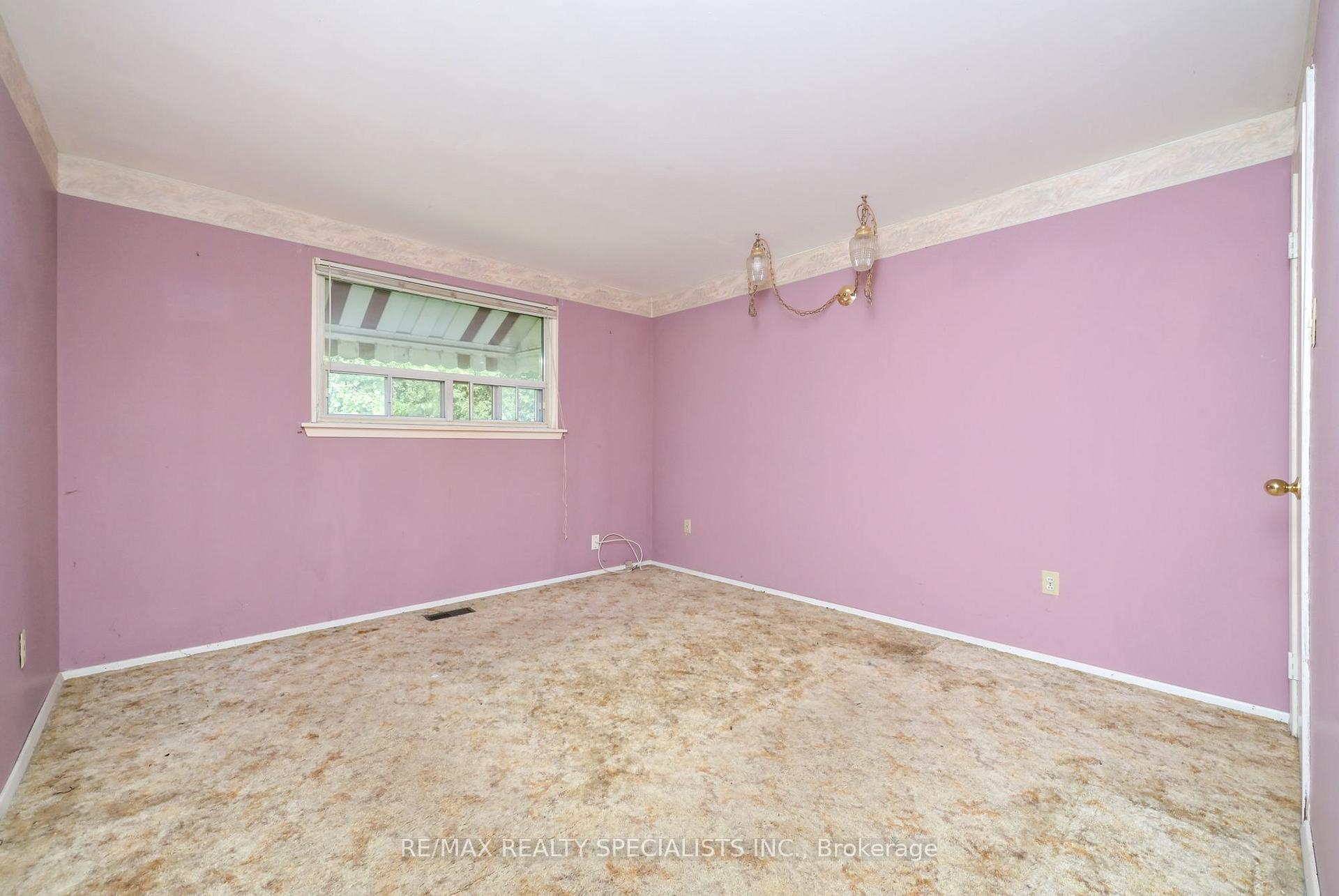 Photo 31 of 38 Algonquin Boulevard, Brampton, Avondale — HOMEH