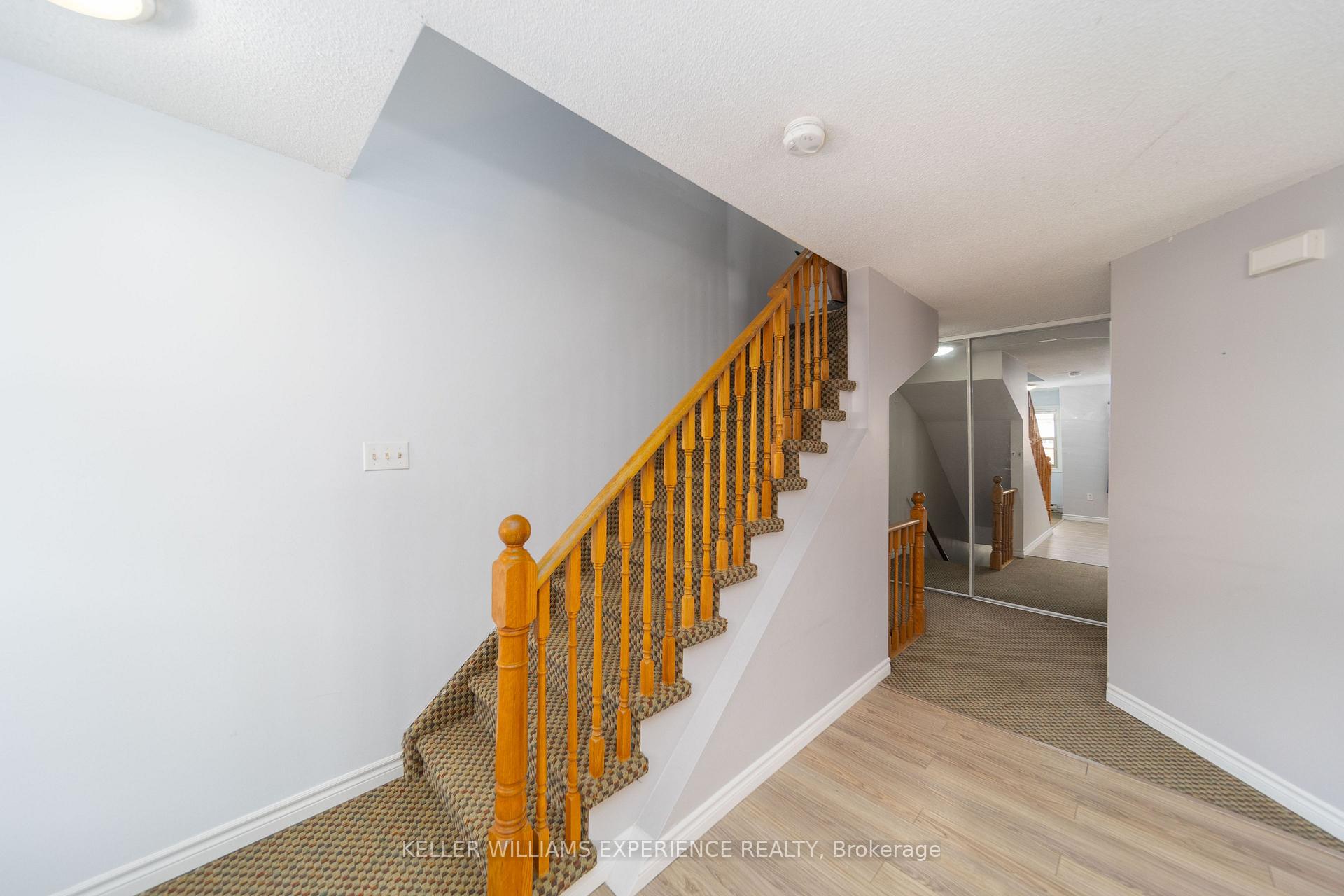 Photo 5 of Unit 7, 1102 Loggers Run, Barrie, Ardagh — HOMEH