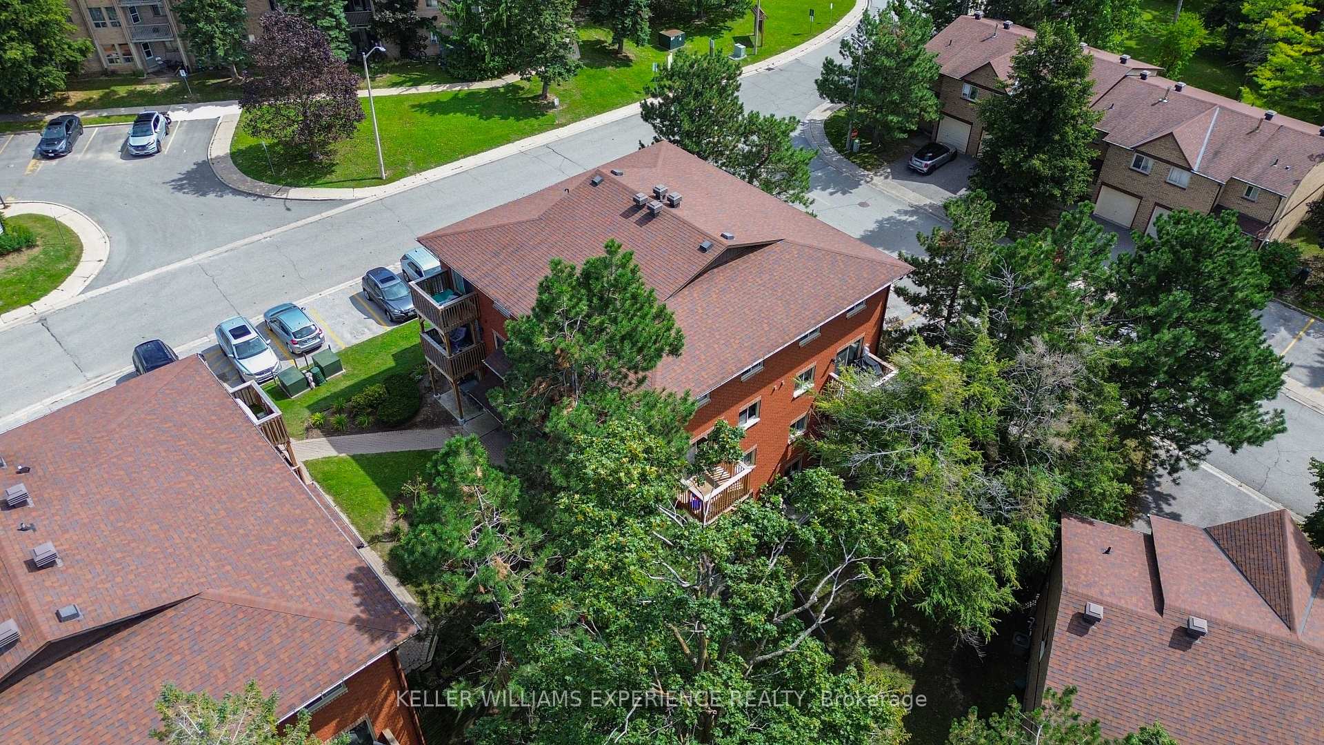 Photo 17 of Unit 7, 1102 Loggers Run, Barrie, Ardagh — HOMEH