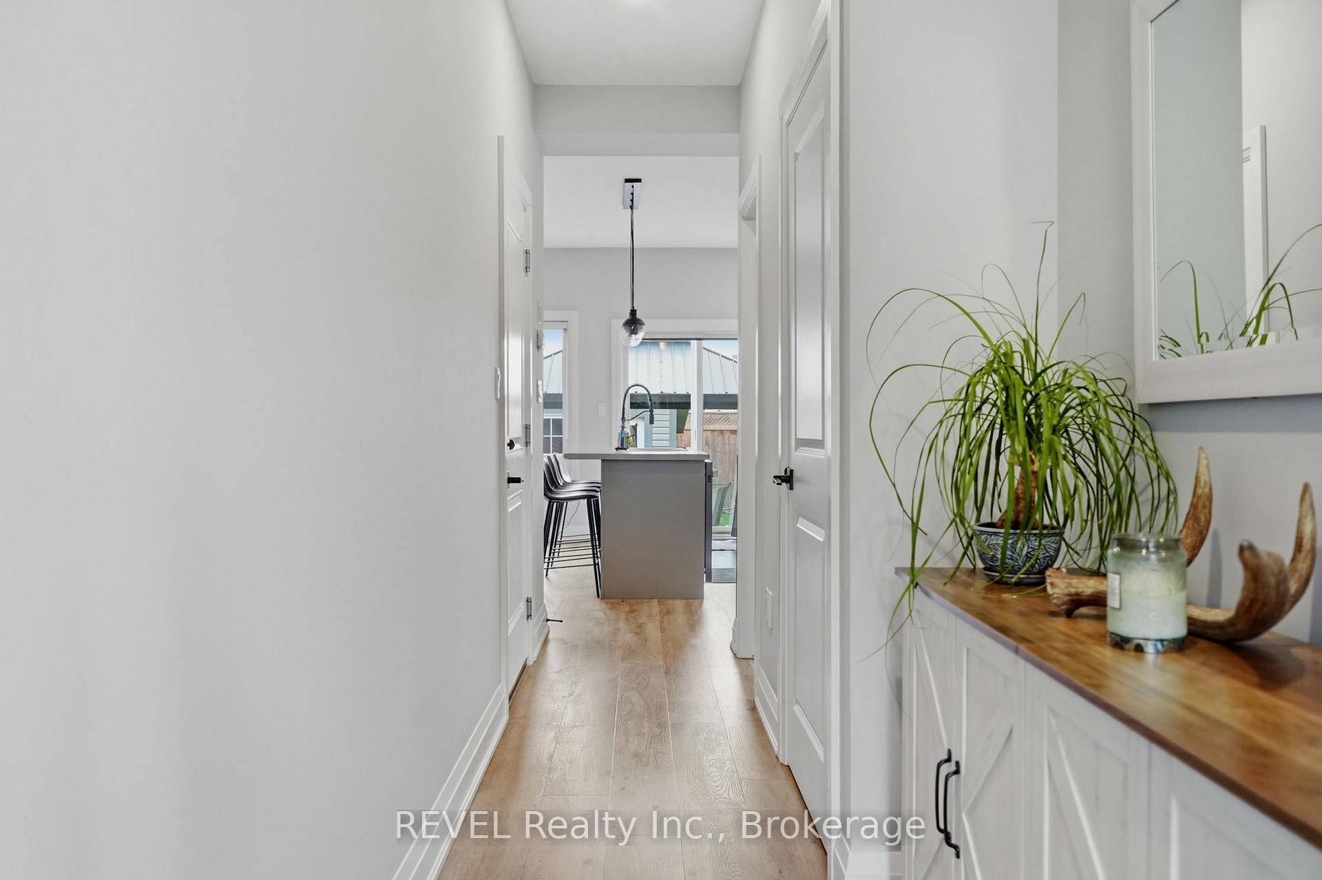 Photo 5 of 11 Lymburner Street, Pelham, Fonthill — HOMEH