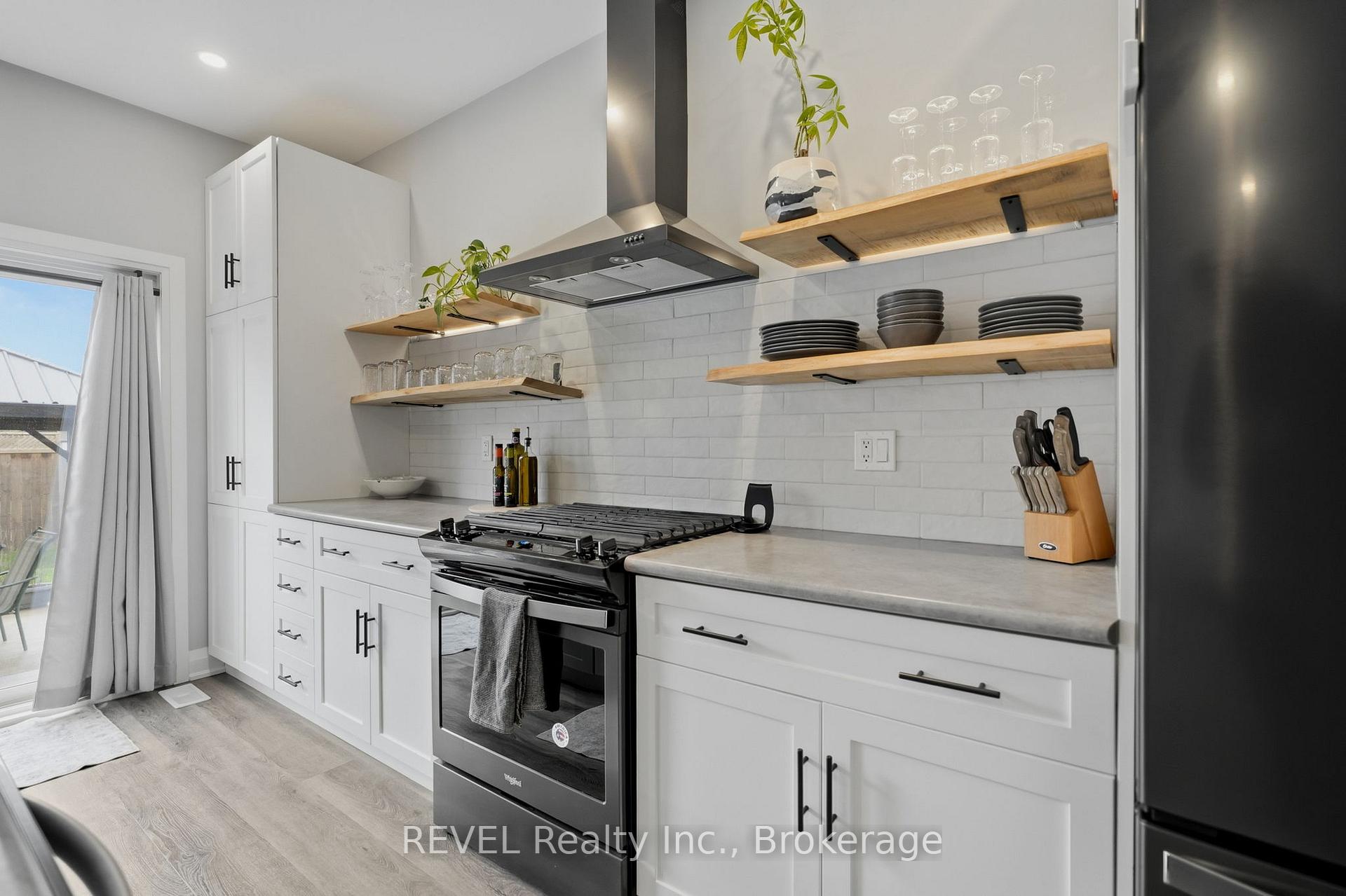 Photo 9 of 11 Lymburner Street, Pelham, Fonthill — HOMEH
