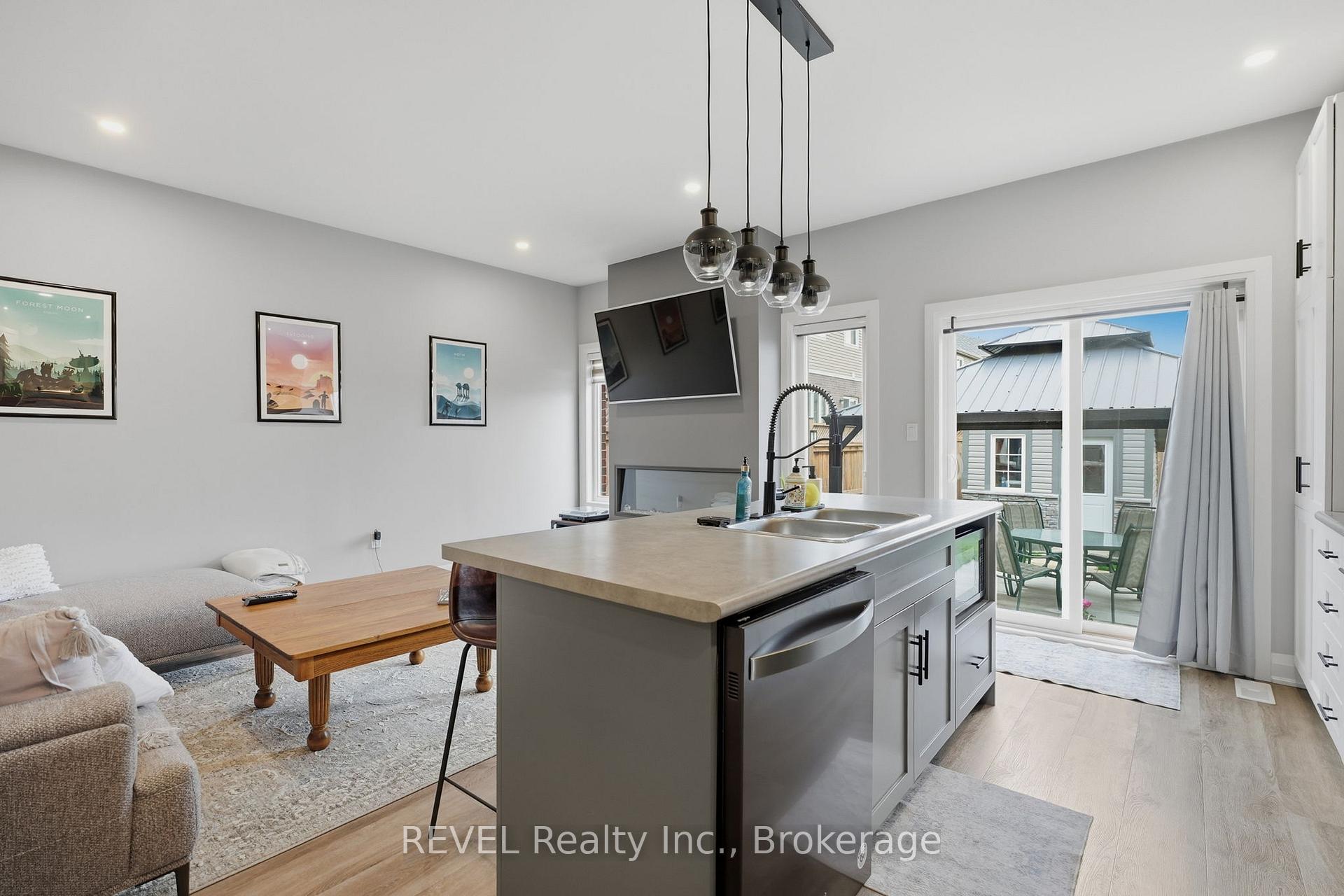 Photo 12 of 11 Lymburner Street, Pelham, Fonthill — HOMEH
