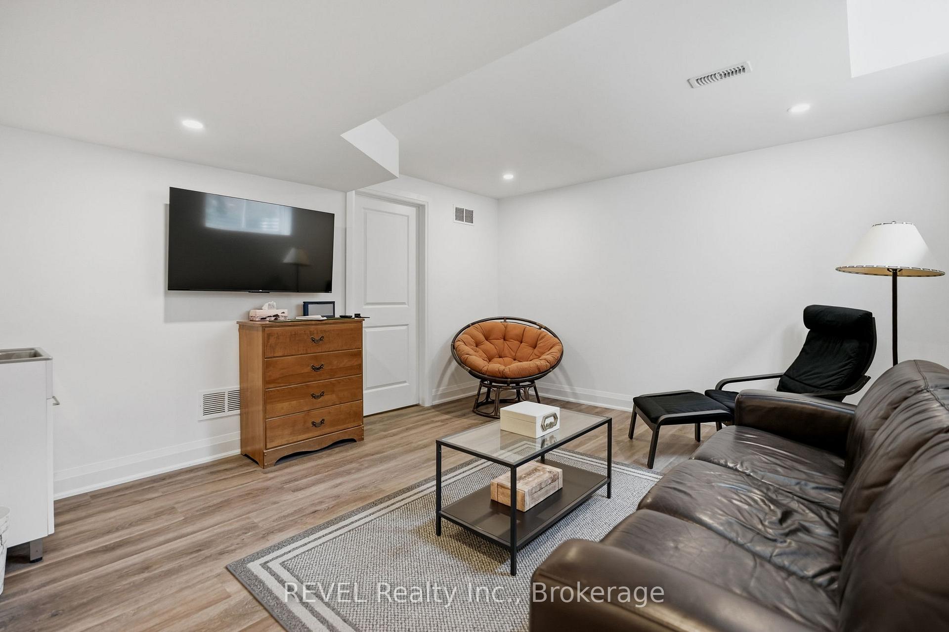 Photo 33 of 11 Lymburner Street, Pelham, Fonthill — HOMEH