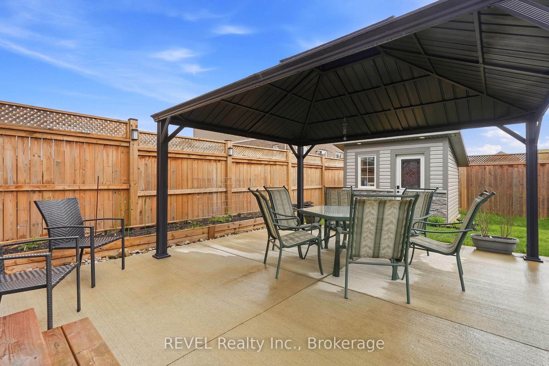 Photo 35 of 11 Lymburner Street, Pelham, Fonthill — HOMEH