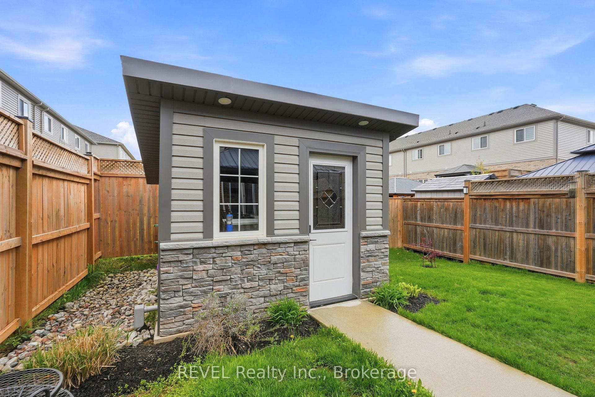 Photo 37 of 11 Lymburner Street, Pelham, Fonthill — HOMEH