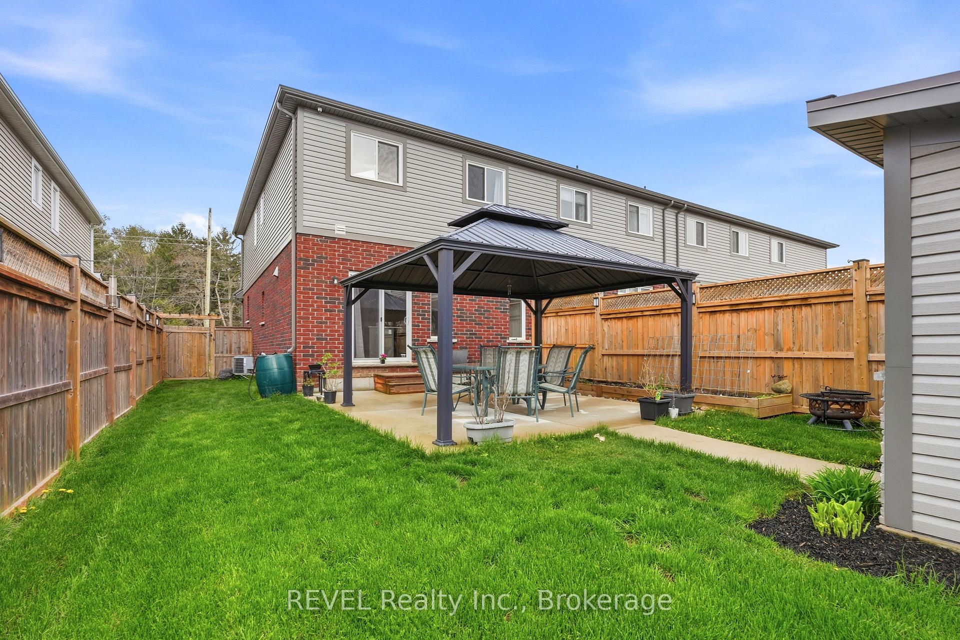 Photo 39 of 11 Lymburner Street, Pelham, Fonthill — HOMEH