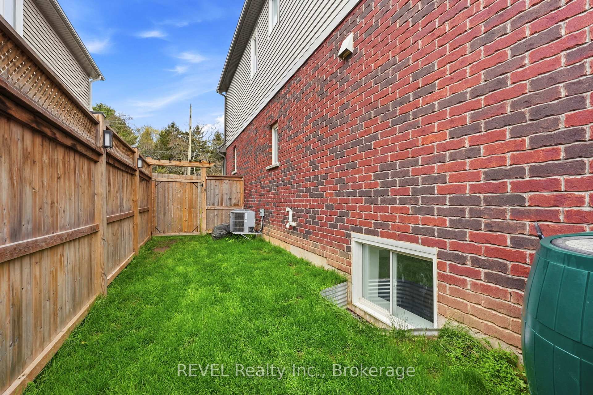 Photo 40 of 11 Lymburner Street, Pelham, Fonthill — HOMEH