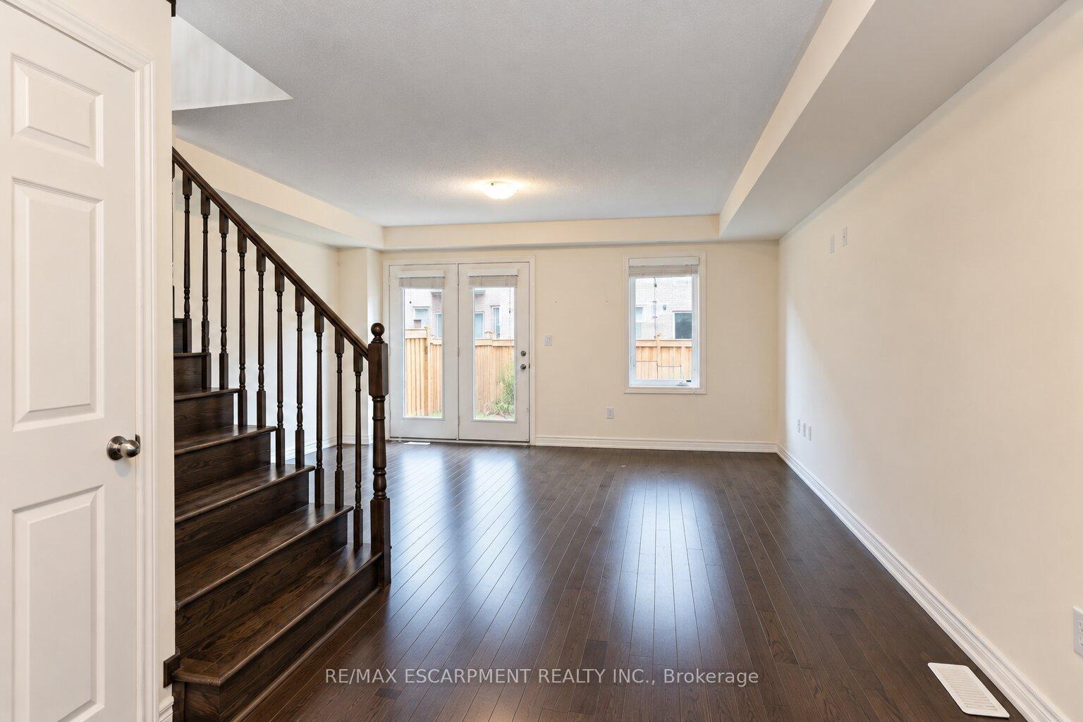 Photo 8 of 3930 Tufgar Crescent, Burlington, Alton — HOMEH