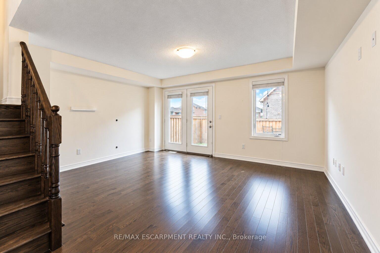 Photo 9 of 3930 Tufgar Crescent, Burlington, Alton — HOMEH