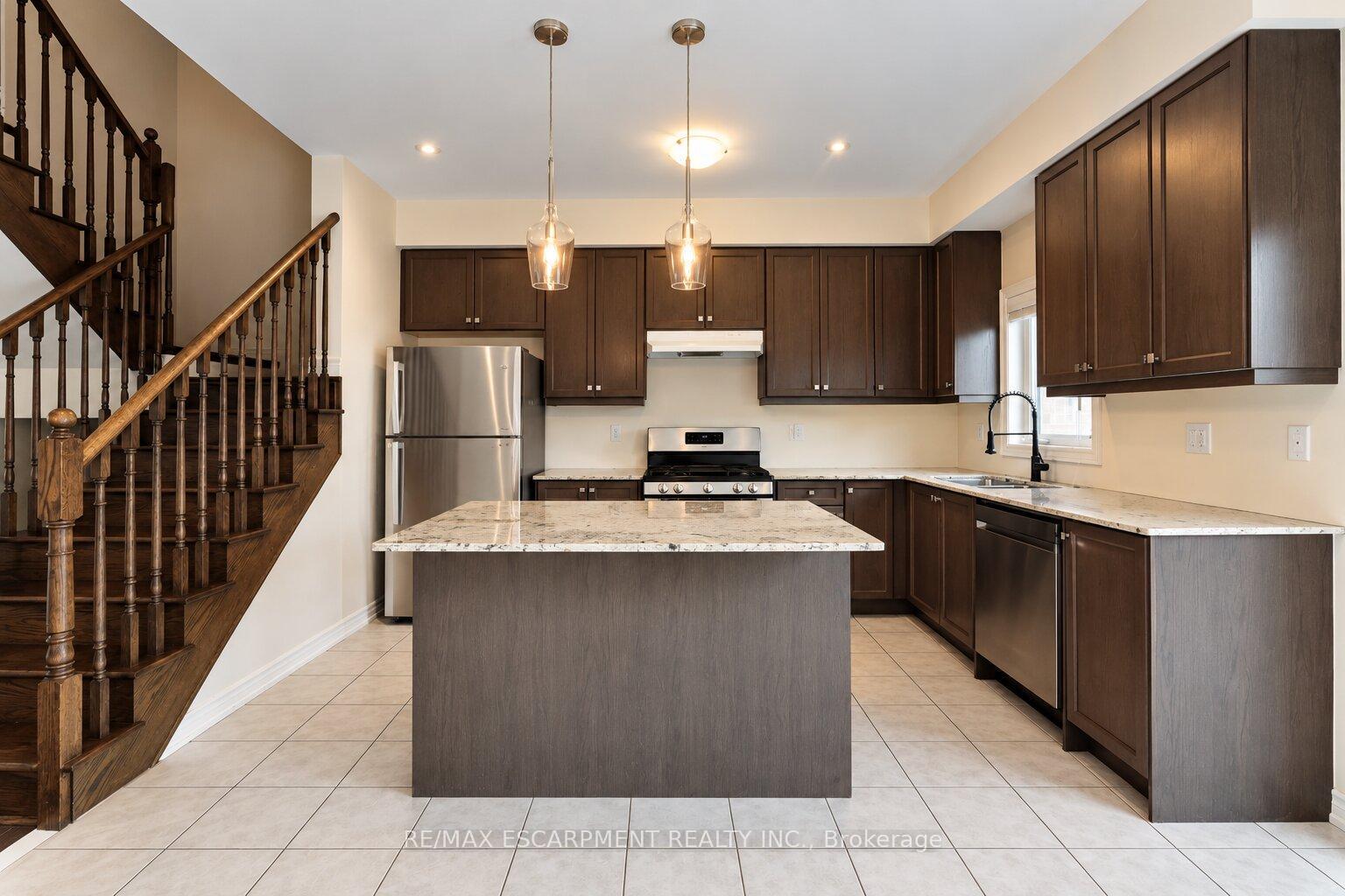 Photo 11 of 3930 Tufgar Crescent, Burlington, Alton — HOMEH