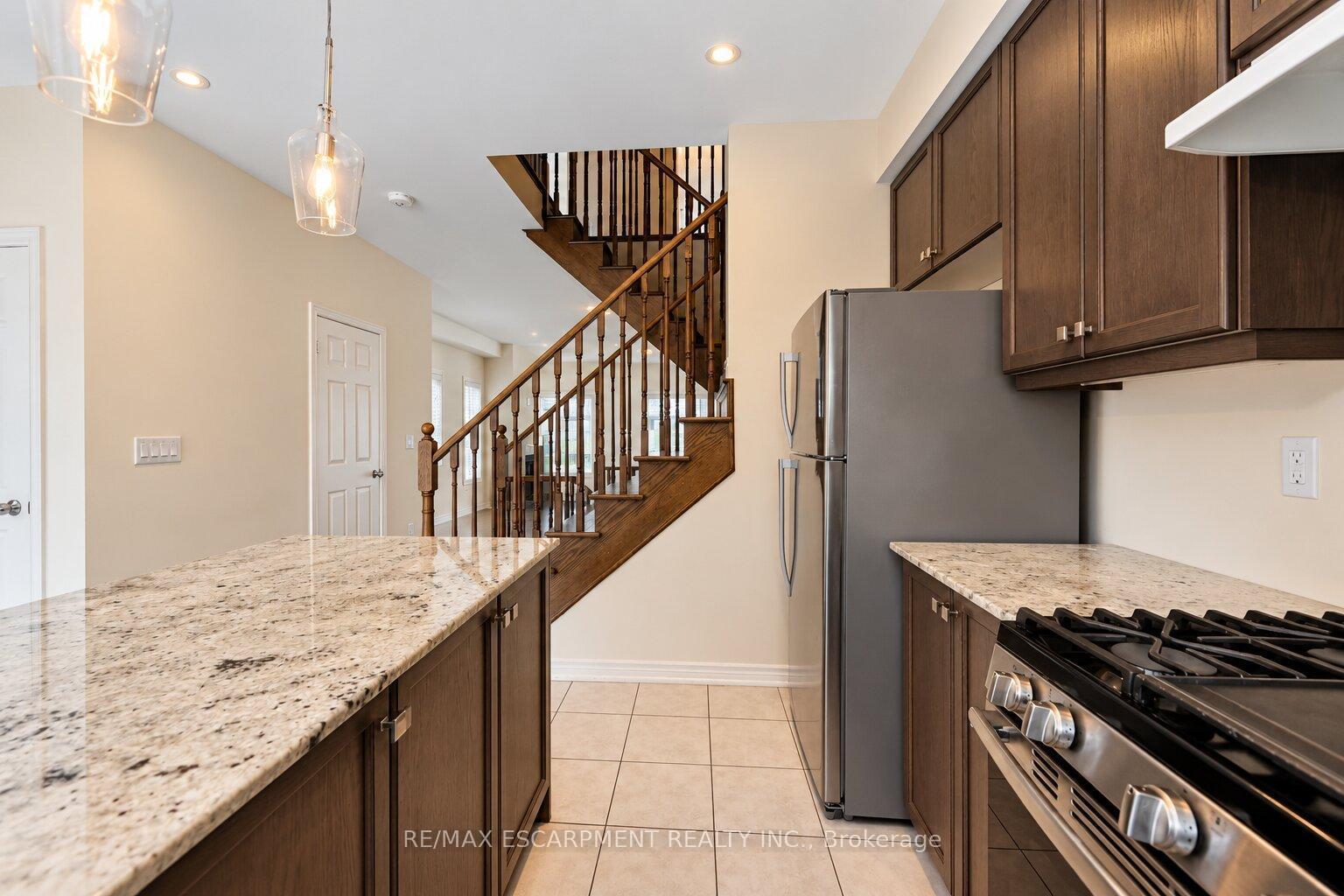Photo 12 of 3930 Tufgar Crescent, Burlington, Alton — HOMEH