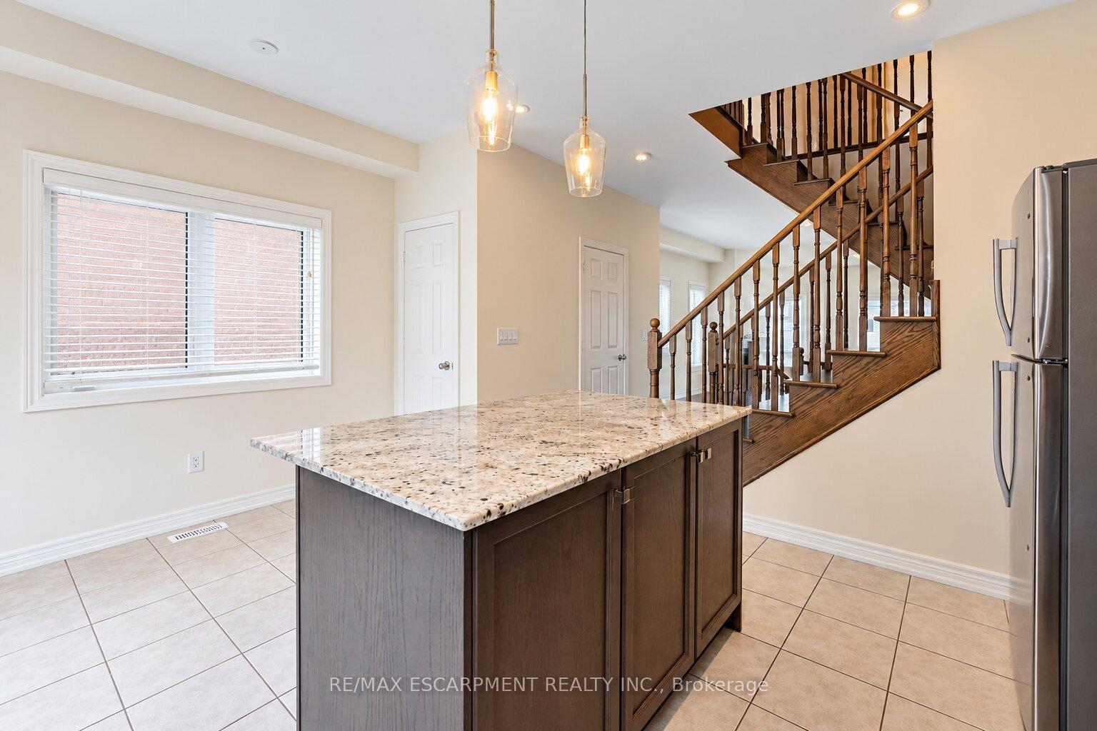 Photo 14 of 3930 Tufgar Crescent, Burlington, Alton — HOMEH