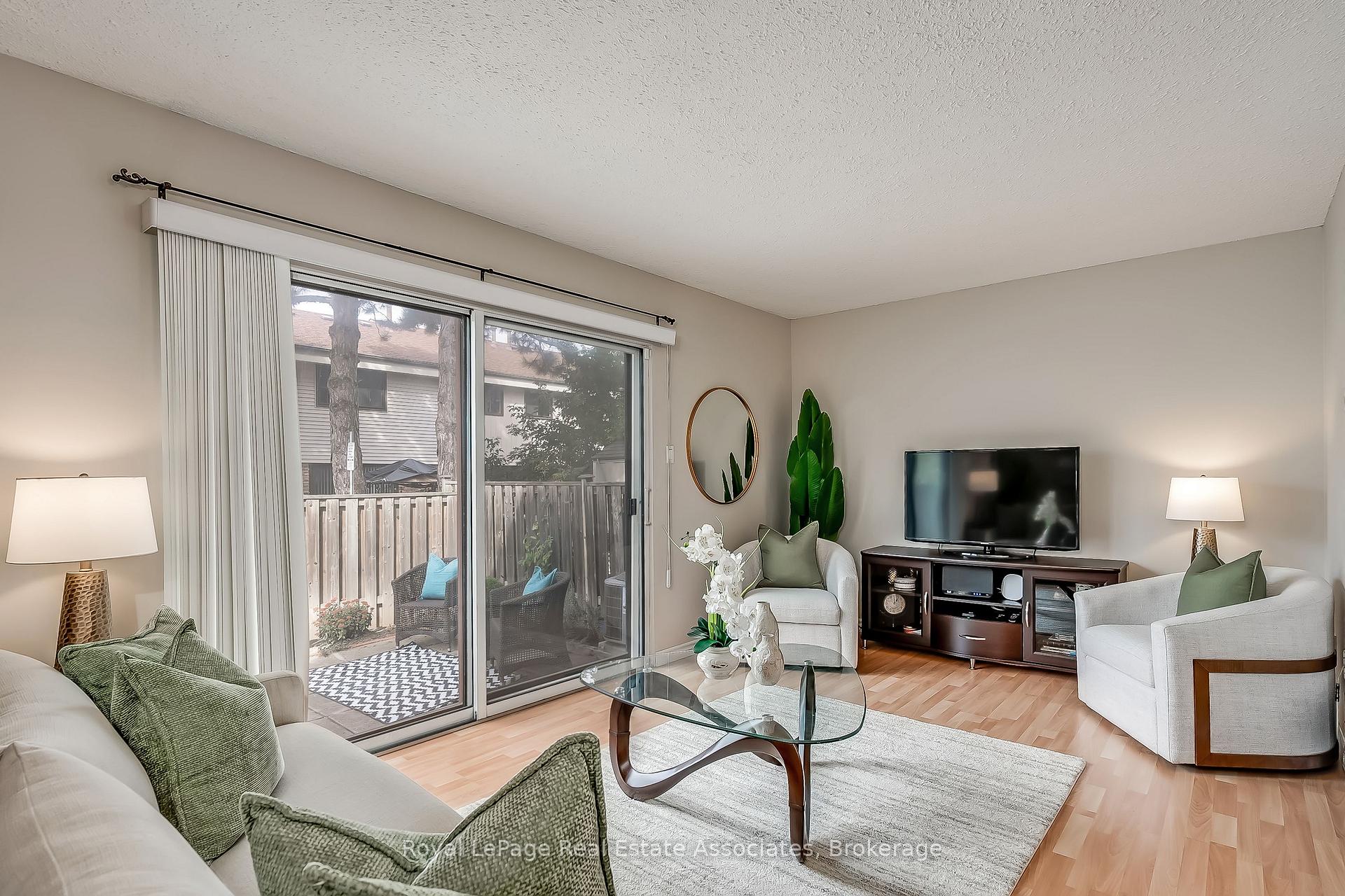 Photo 8 of Unit 42, 2779 Gananoque Drive, Mississauga, Meadowvale — HOMEH