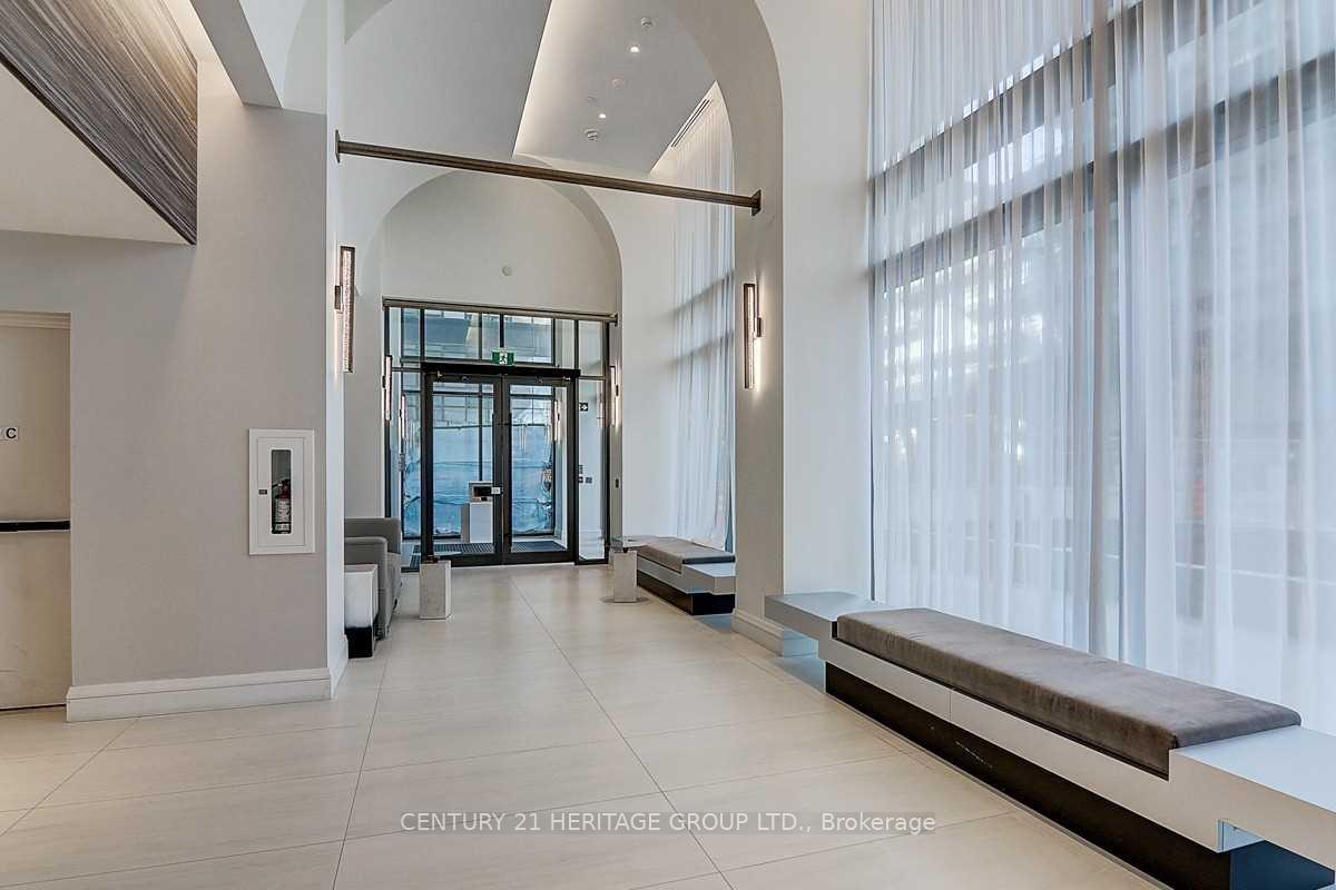 Photo 4 of Unit 3609, 39 Roehampton Avenue, Toronto, Mount Pleasant West — HOMEH