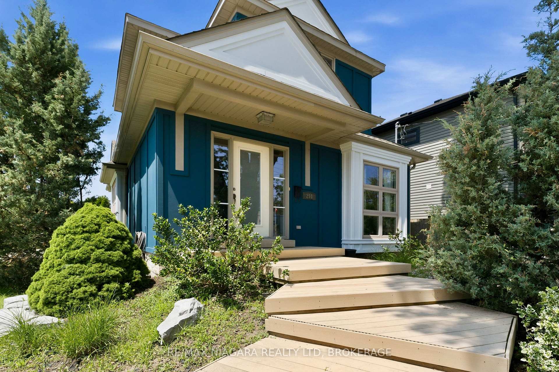Photo 2 of 291 Vine Street, St. Catharines, Fairview — HOMEH
