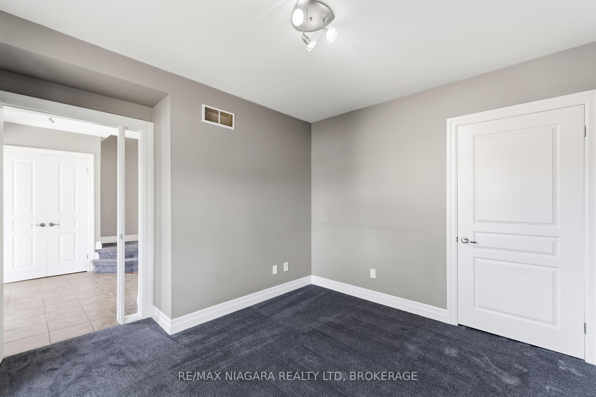Photo 8 of 291 Vine Street, St. Catharines, Fairview — HOMEH