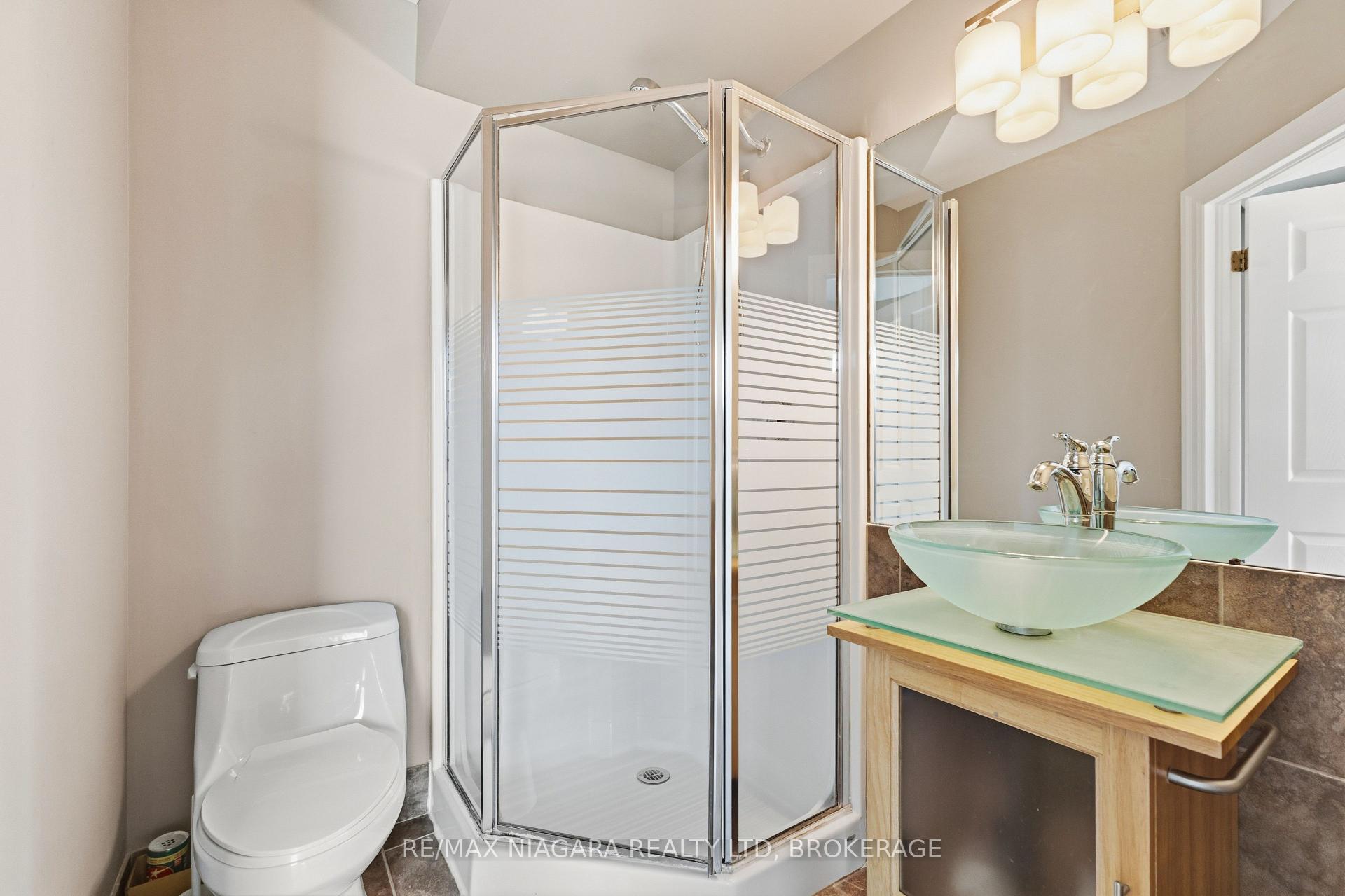 Photo 20 of 291 Vine Street, St. Catharines, Fairview — HOMEH
