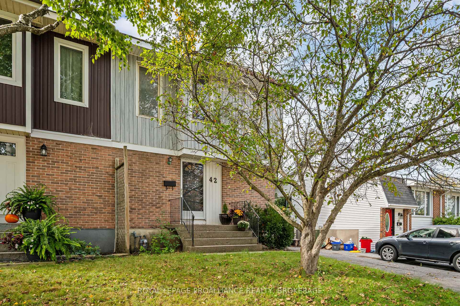 Photo 3 of 42 Wycliffe Crescent, Kingston, East of Sir John A. Blvd — HOMEH