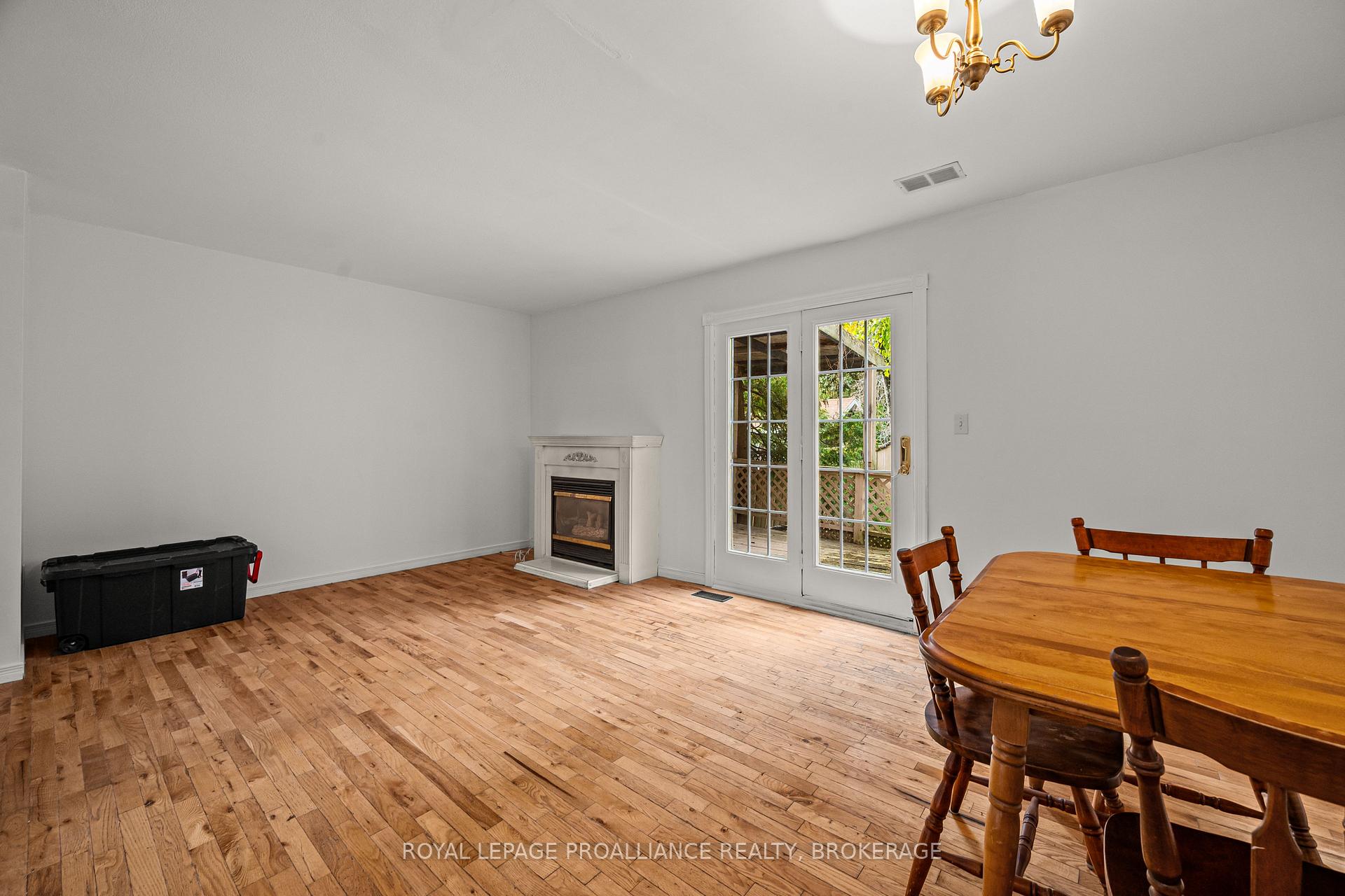 Photo 7 of 42 Wycliffe Crescent, Kingston, East of Sir John A. Blvd — HOMEH