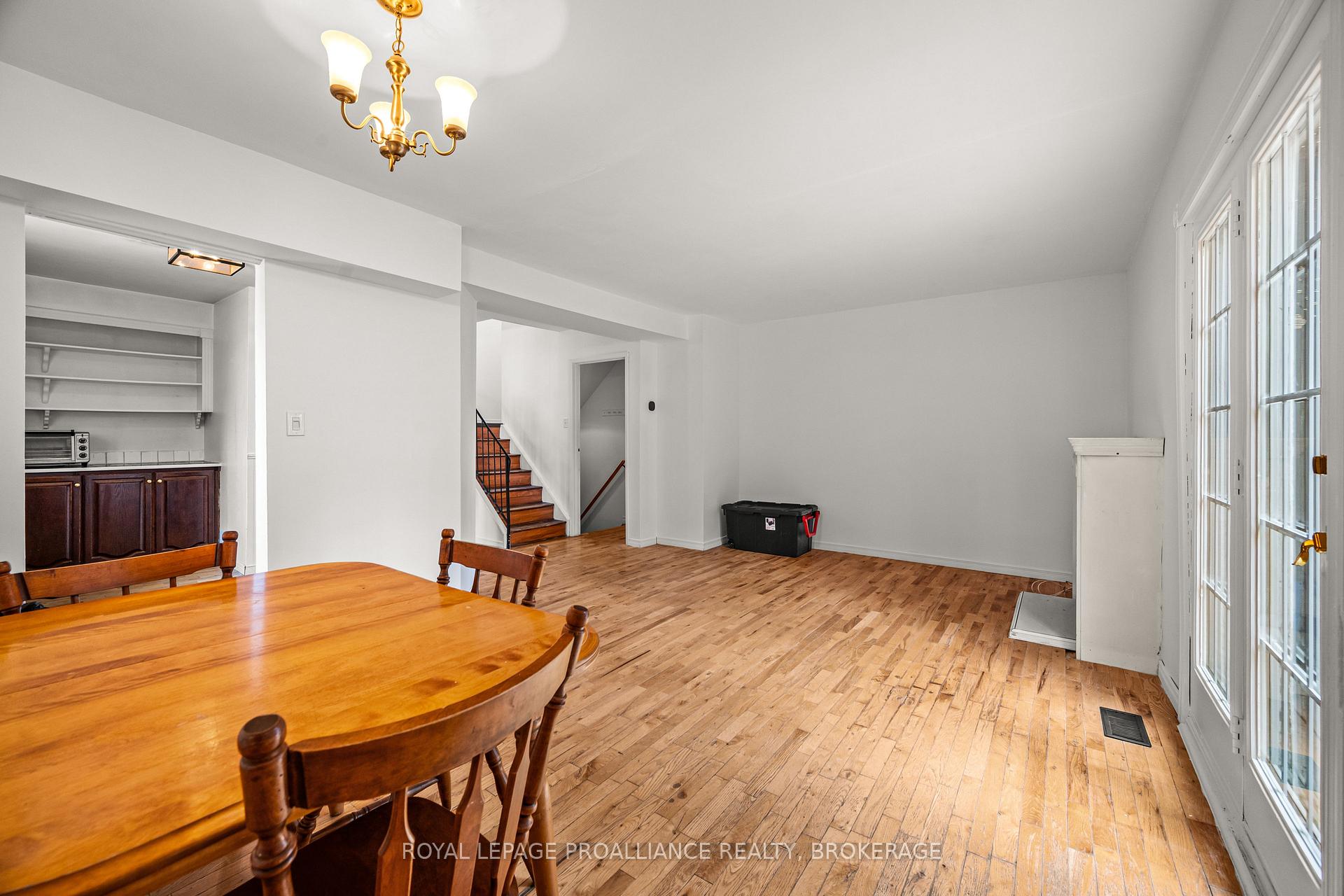 Photo 9 of 42 Wycliffe Crescent, Kingston, East of Sir John A. Blvd — HOMEH