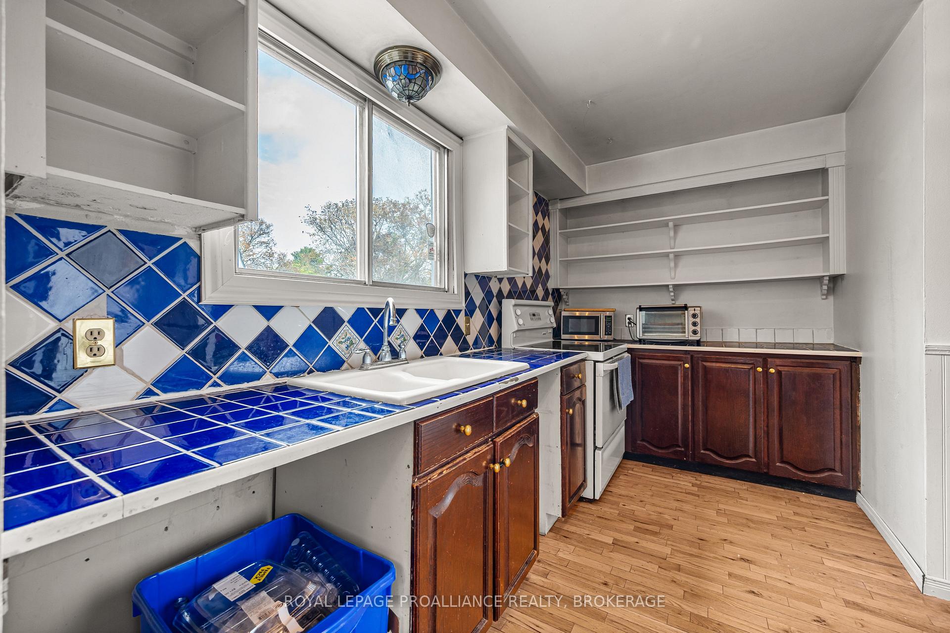 Photo 10 of 42 Wycliffe Crescent, Kingston, East of Sir John A. Blvd — HOMEH