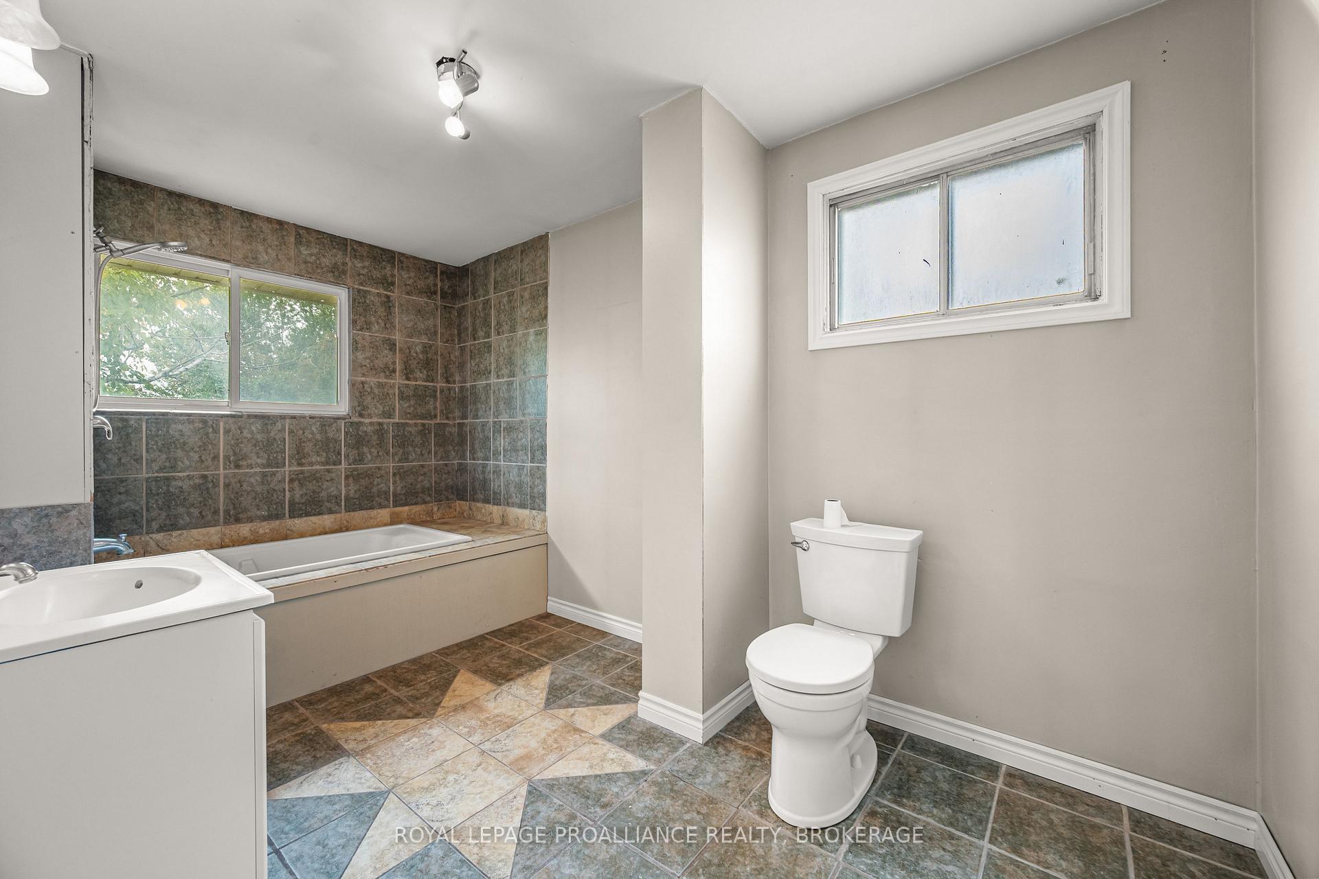 Photo 20 of 42 Wycliffe Crescent, Kingston, East of Sir John A. Blvd — HOMEH