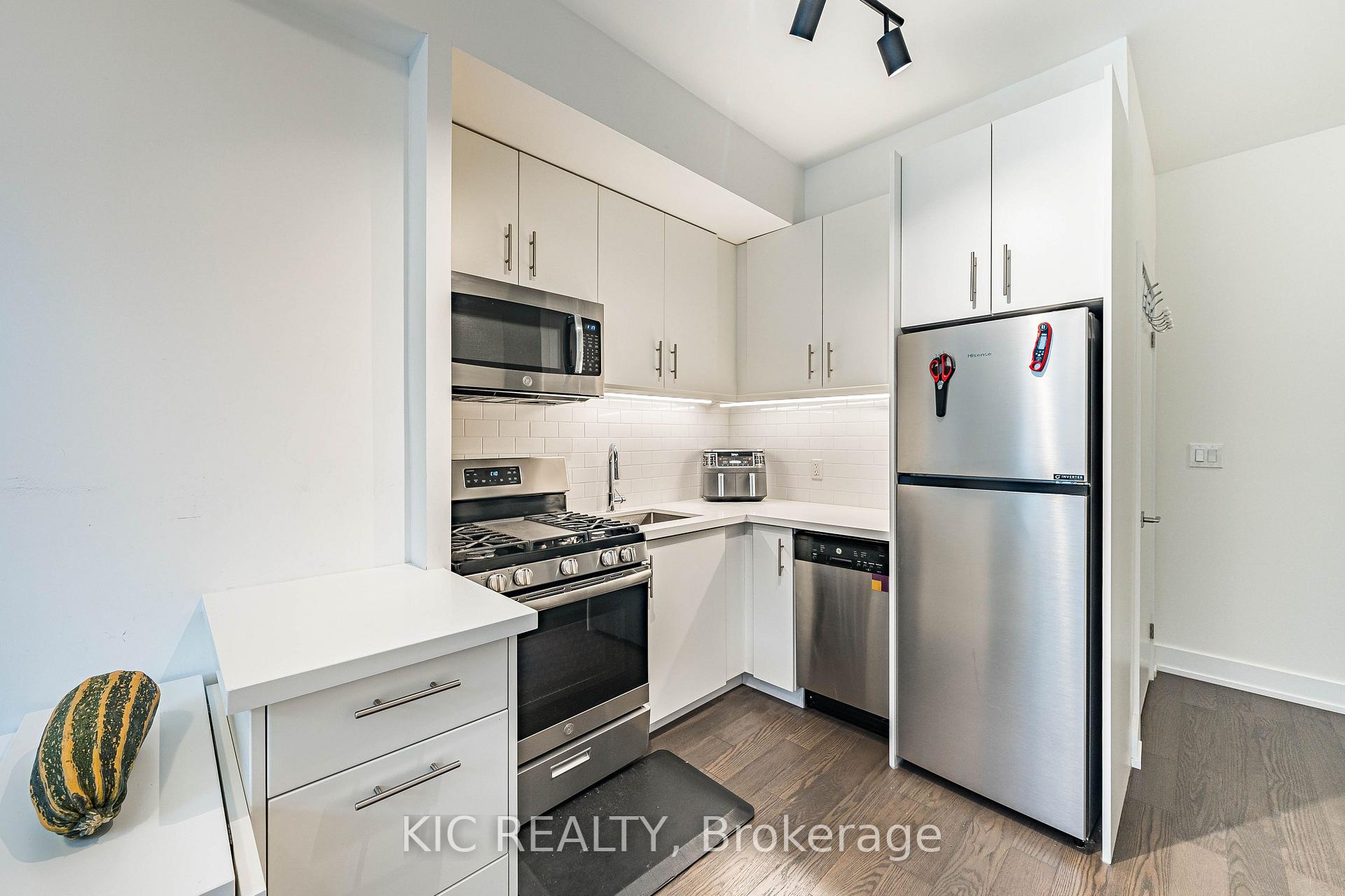 Photo 7 of Unit 111, 1183 Dufferin Street, Toronto, Dovercourt-Wallace Emerson-Junction — HOMEH