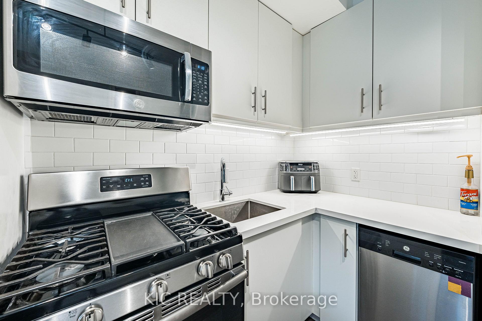 Photo 10 of Unit 111, 1183 Dufferin Street, Toronto, Dovercourt-Wallace Emerson-Junction — HOMEH