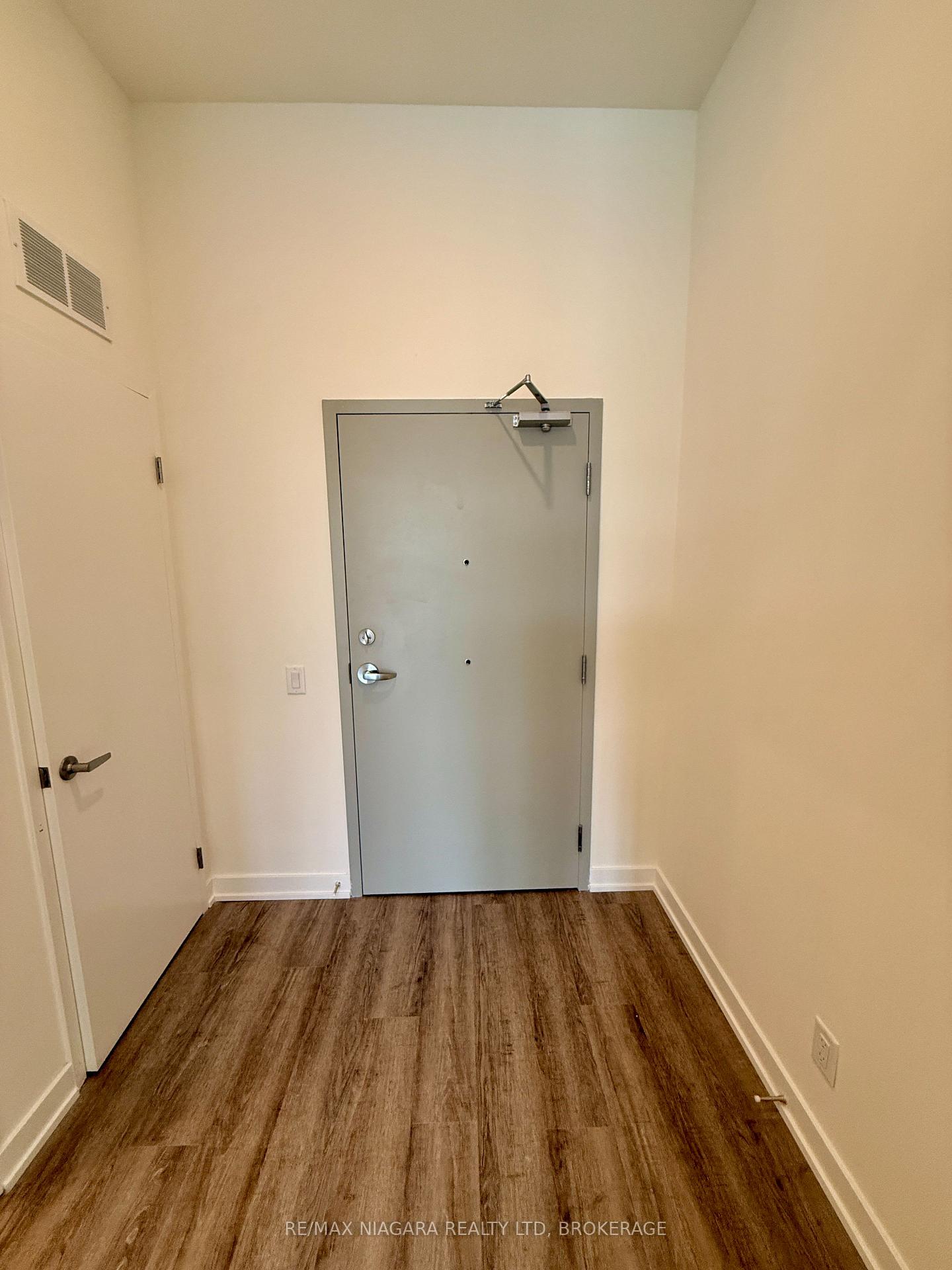 Photo 3 of Unit 128, 350 Prince Charles Drive, Welland, Broadway — HOMEH