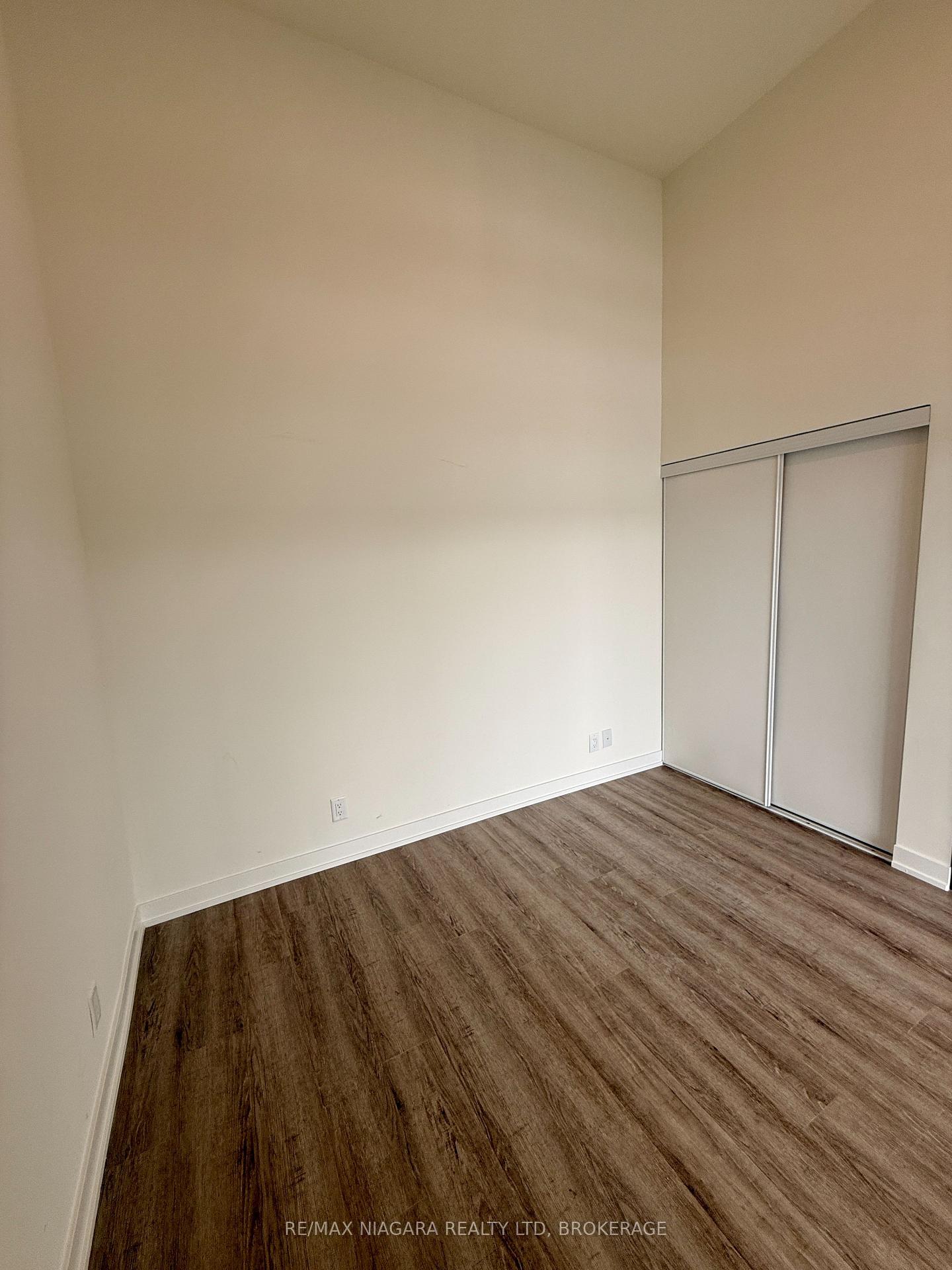 Photo 8 of Unit 128, 350 Prince Charles Drive, Welland, Broadway — HOMEH