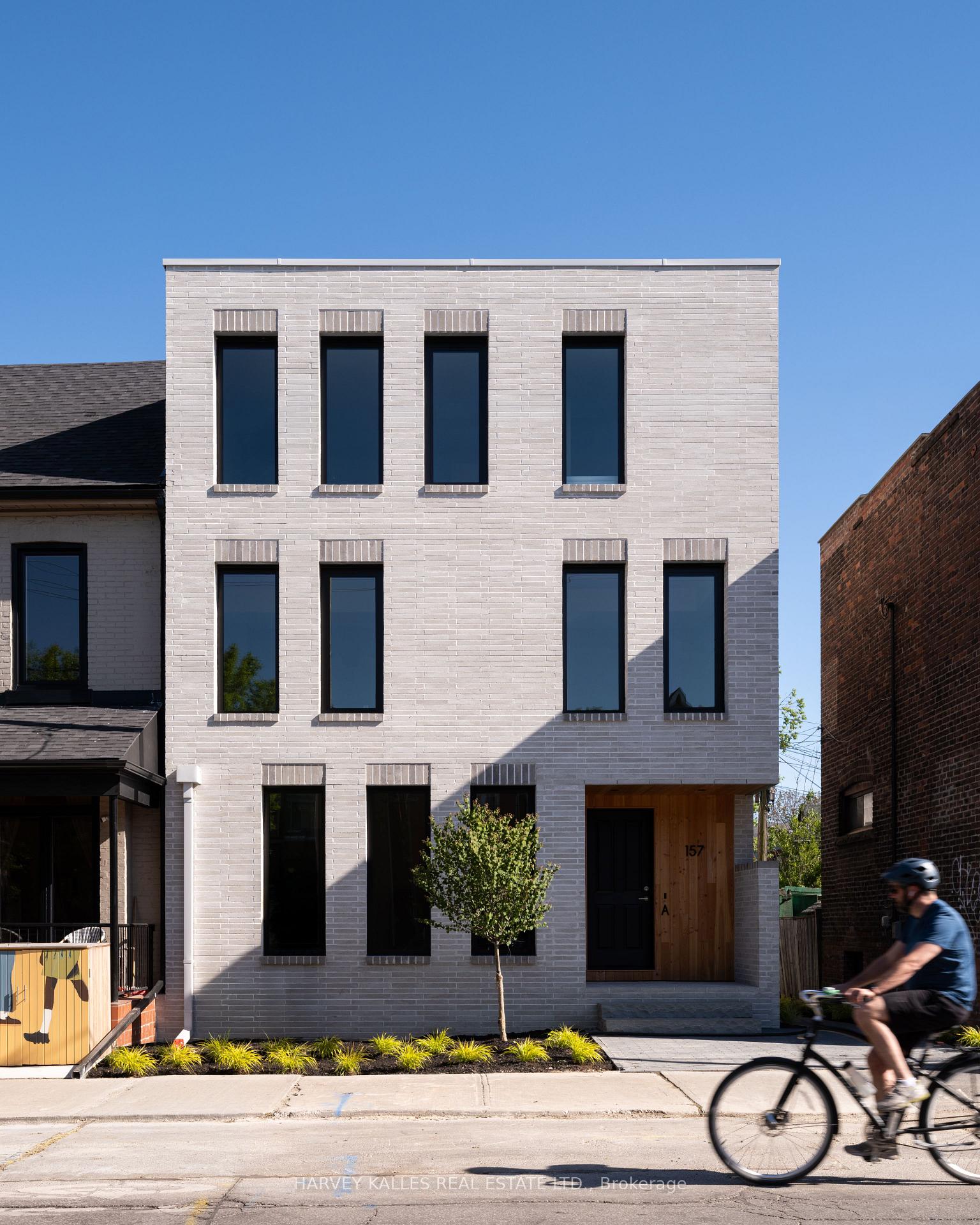 Photo 2 of Unit B, 157 Hallam Avenue, Toronto, Dovercourt-Wallace Emerson-Junction — HOMEH